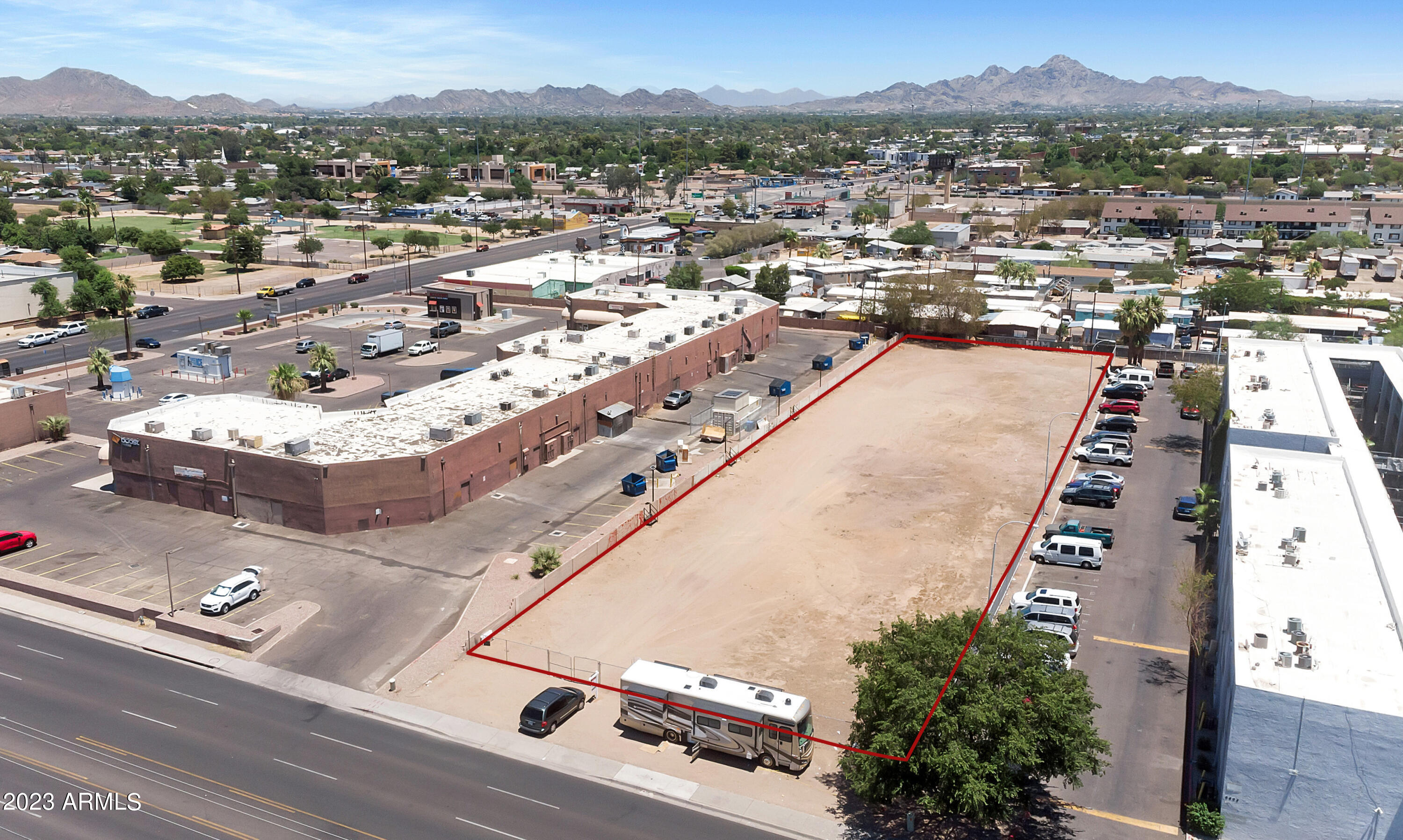 6819 N 27TH Avenue, -
