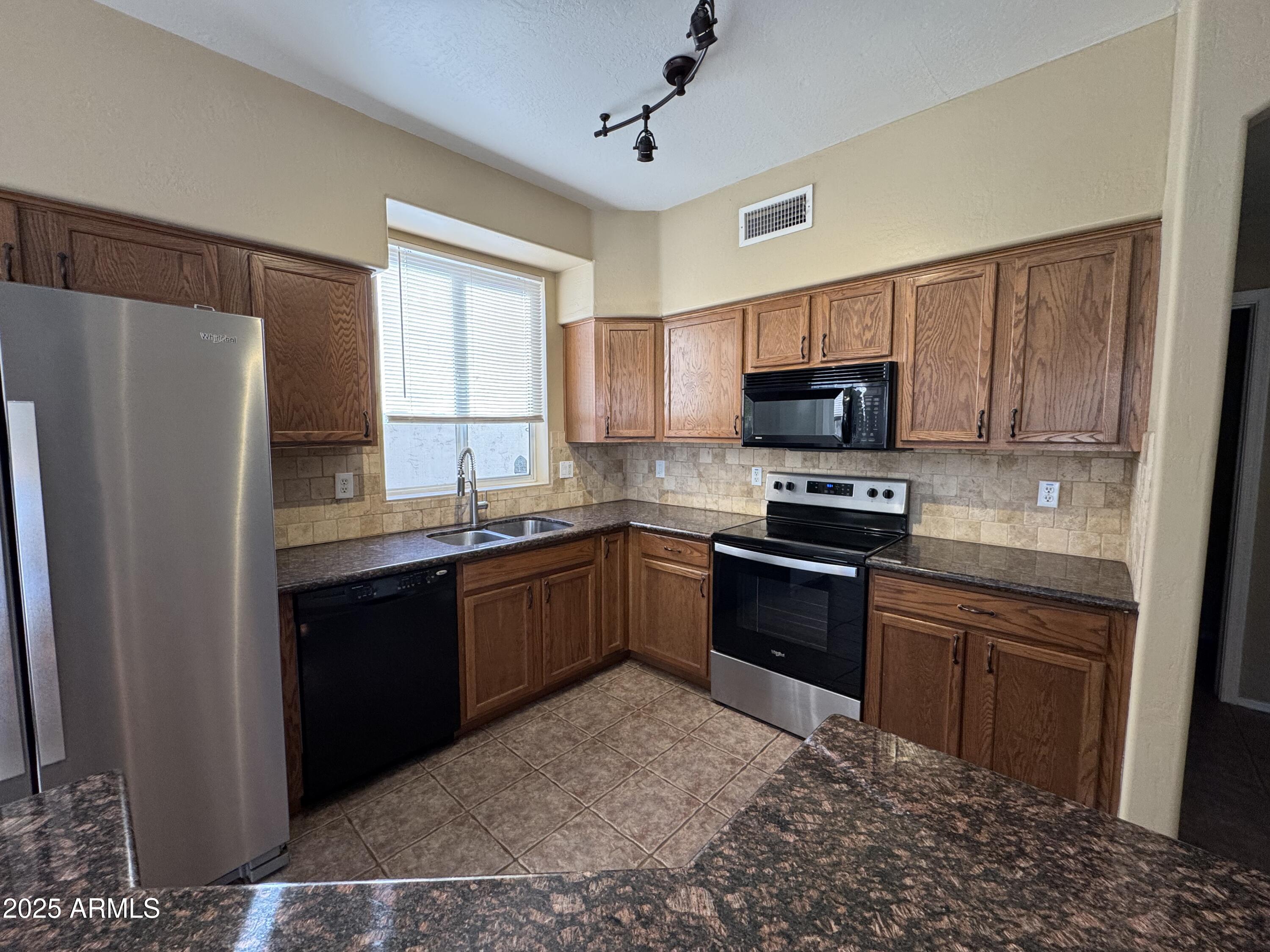 3232 E Kerry Lane