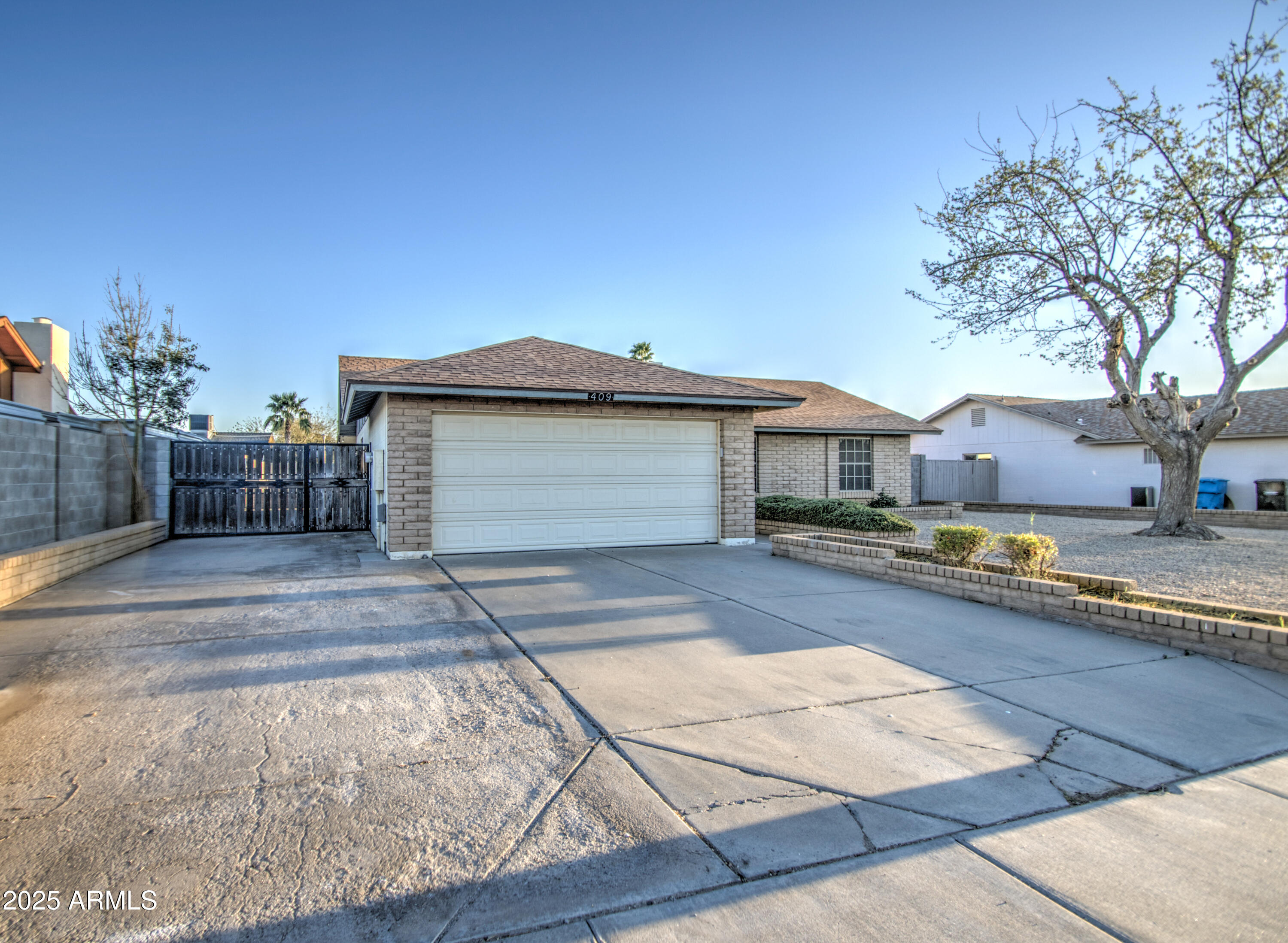 409 W ROSS Avenue
