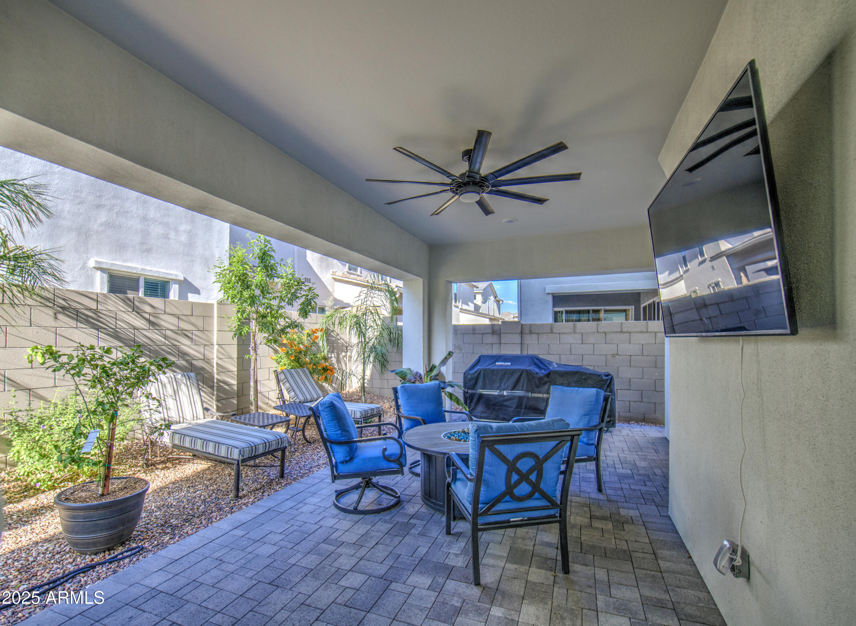 5112 E WOODRIDGE Drive