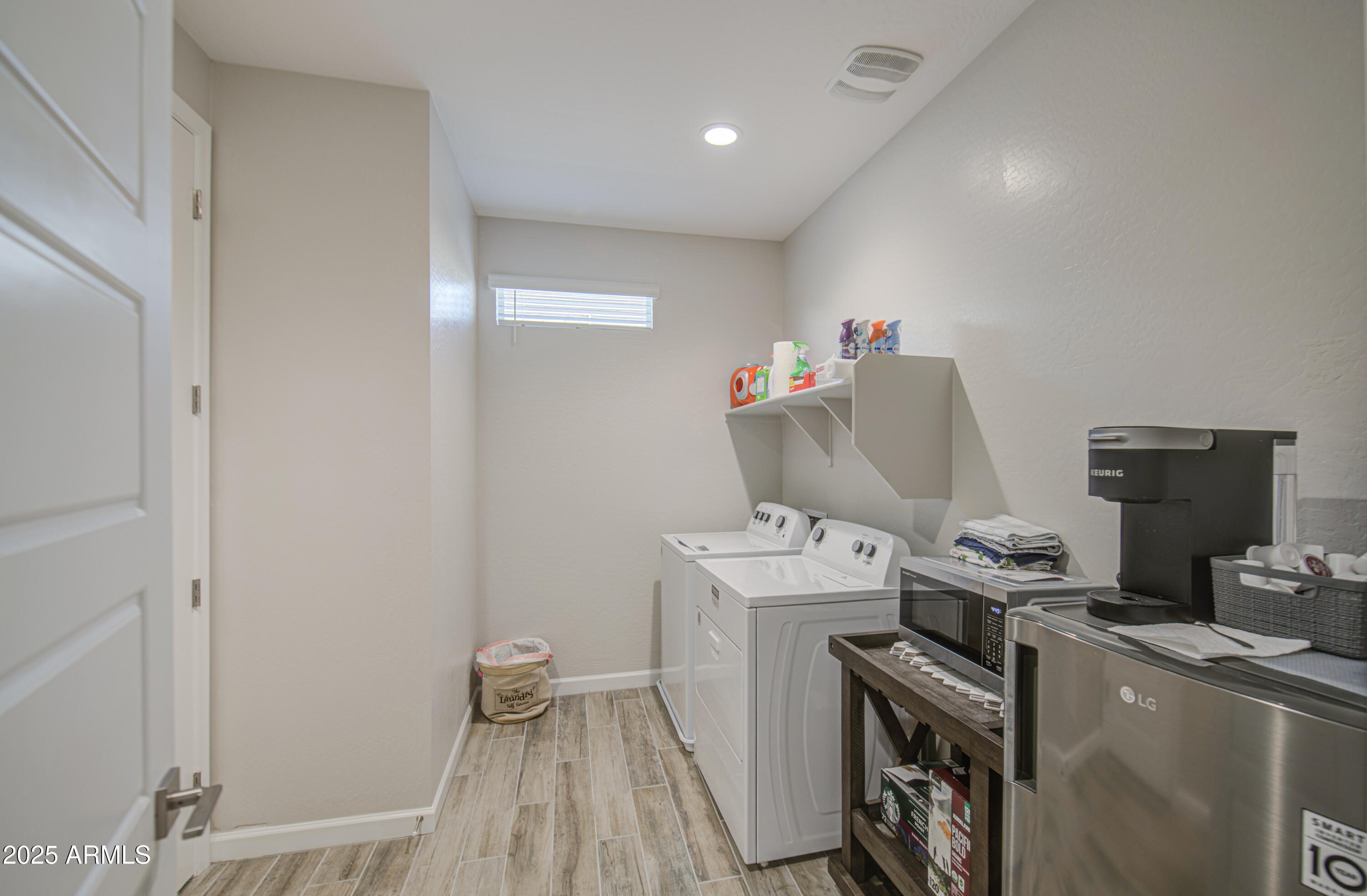 5112 E WOODRIDGE Drive