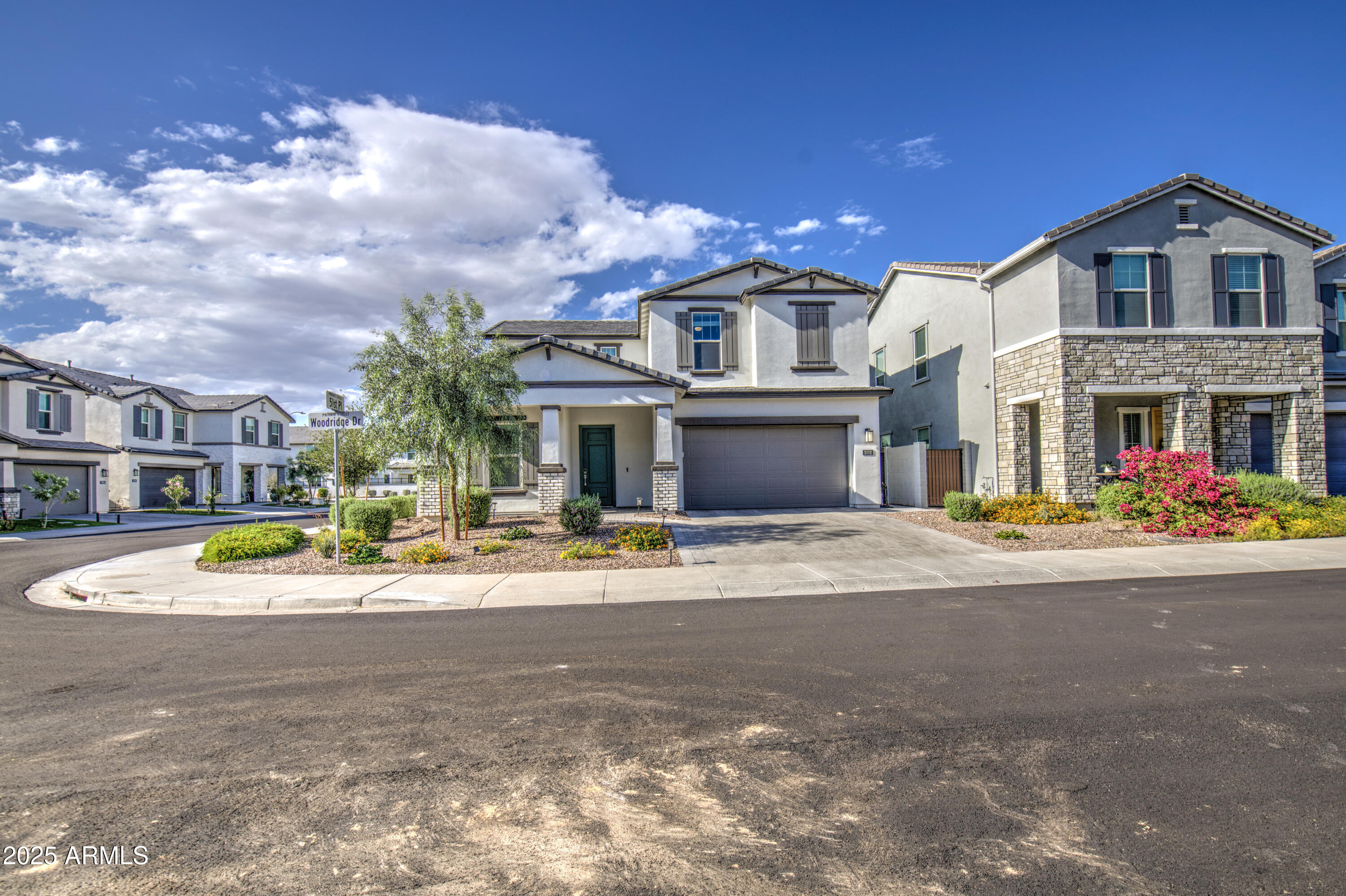5112 E WOODRIDGE Drive