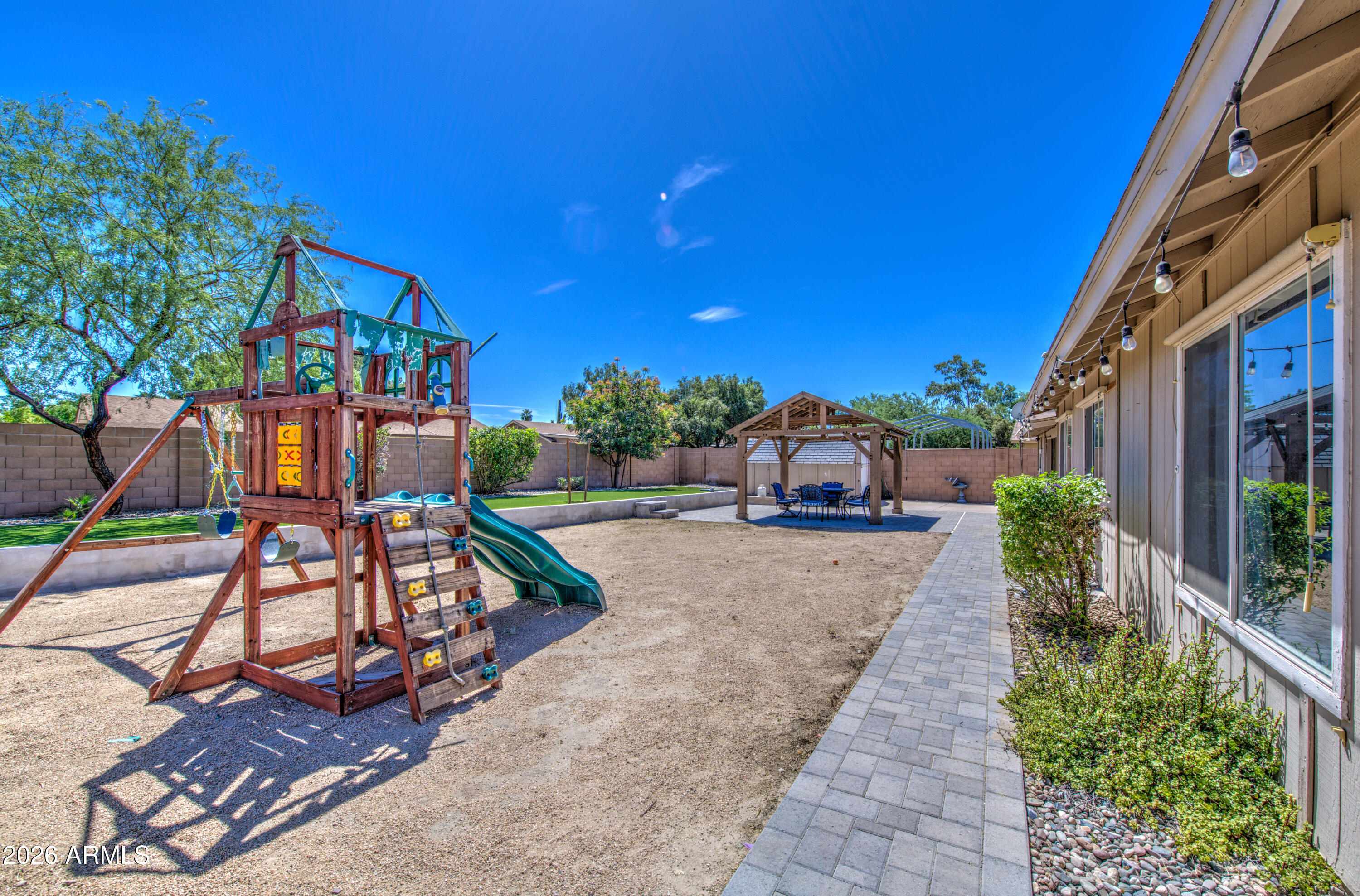 319 N VALENCIA Drive