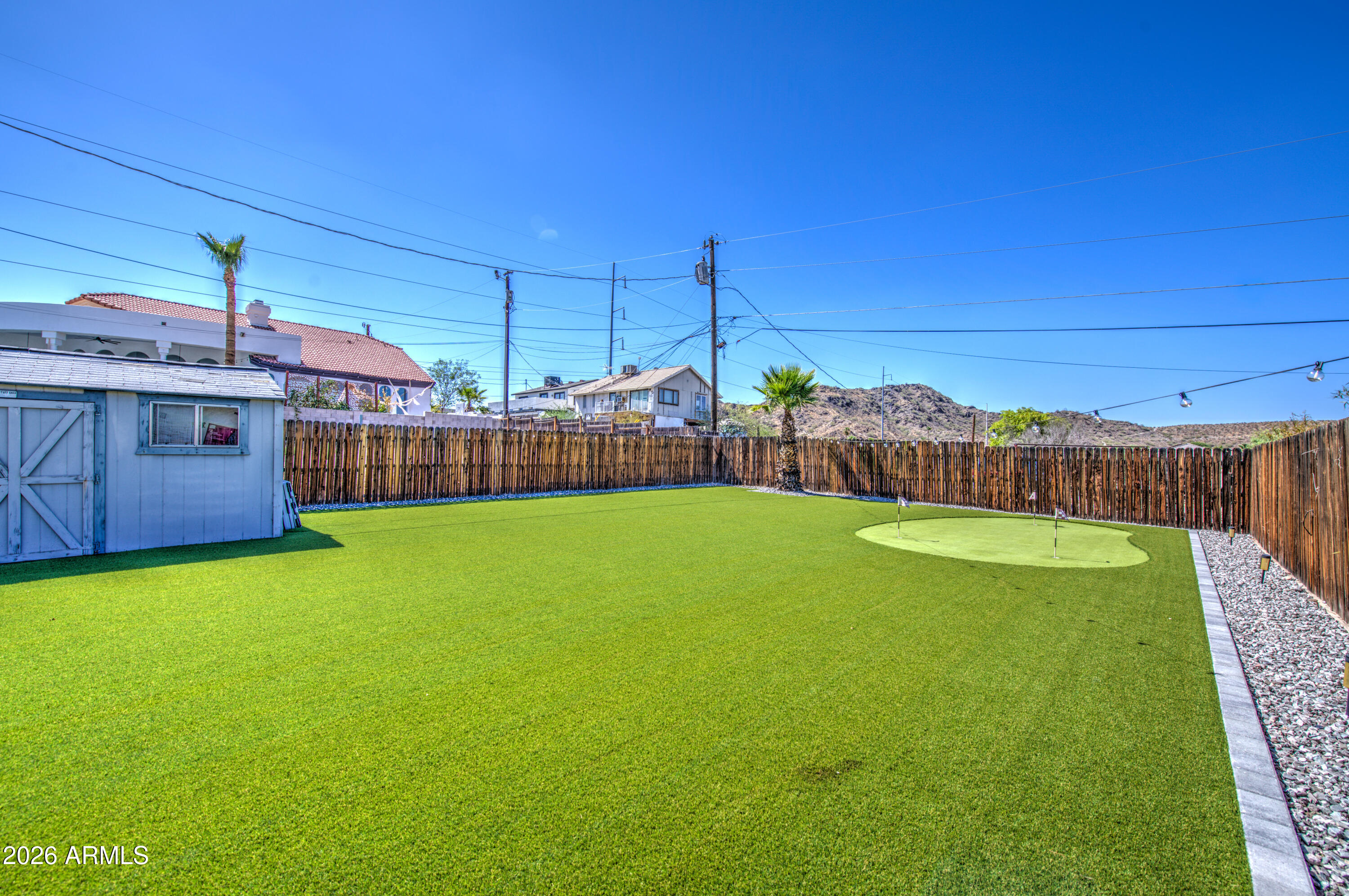 1214 E DESERT COVE Avenue
