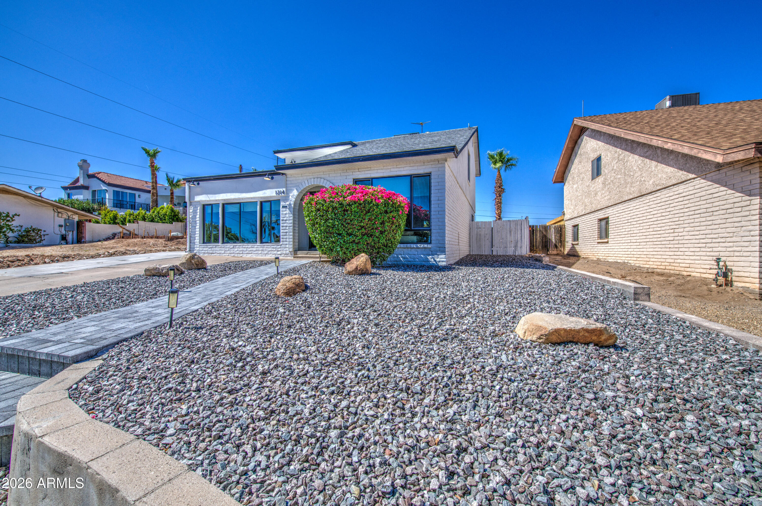 1214 E DESERT COVE Avenue