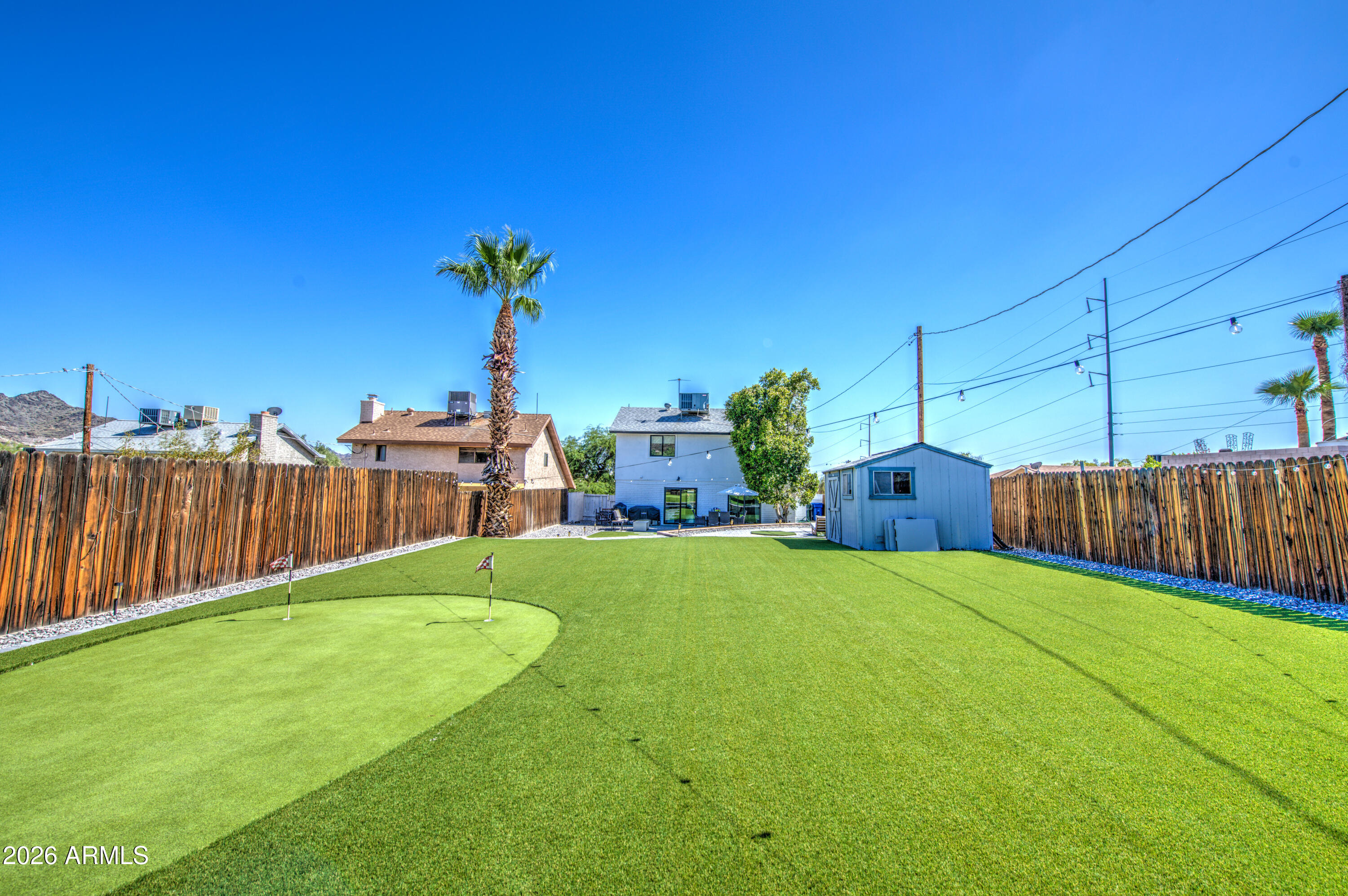 1214 E DESERT COVE Avenue