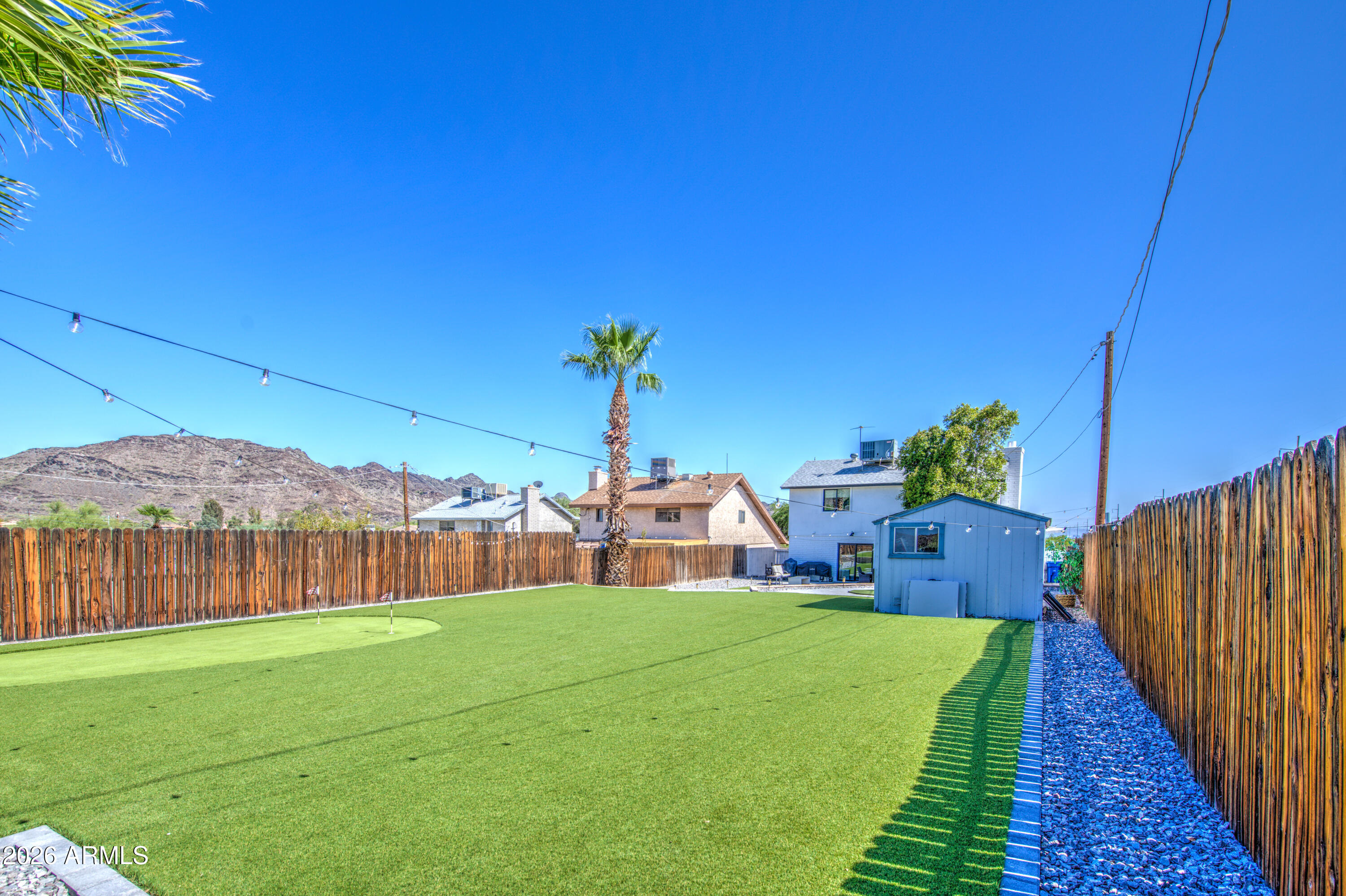 1214 E DESERT COVE Avenue