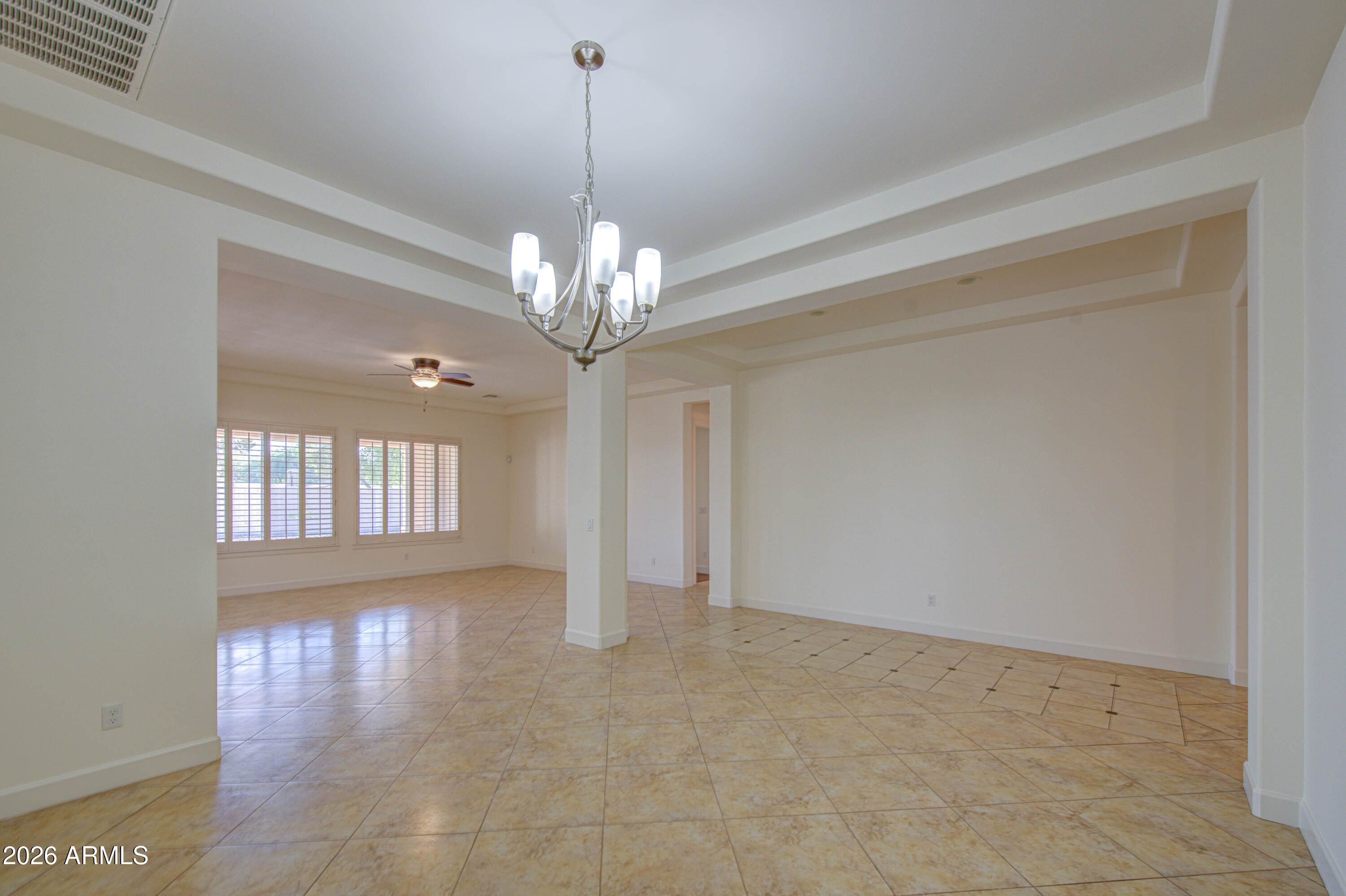 813 W CLAREMONT Street