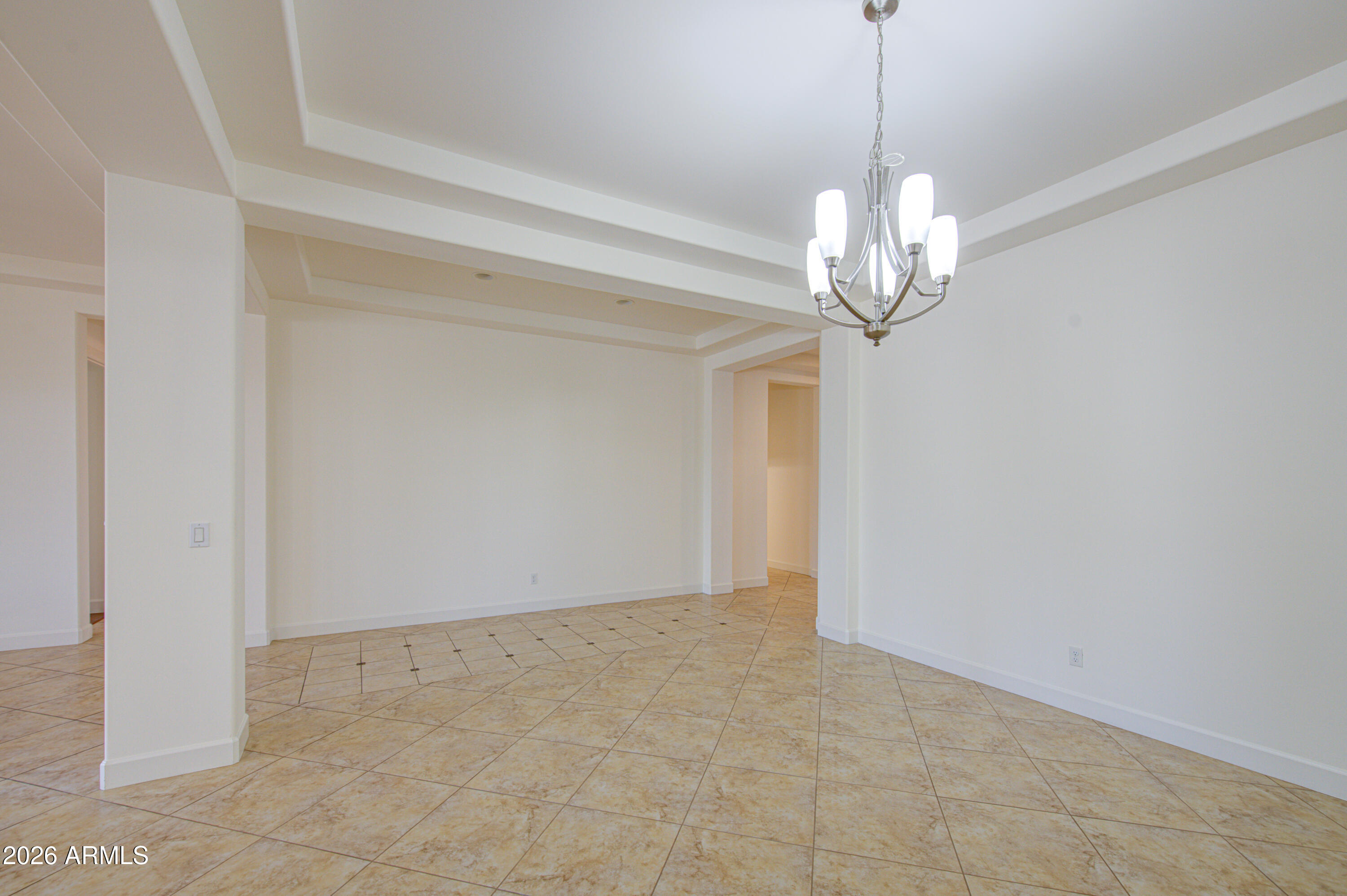 813 W CLAREMONT Street