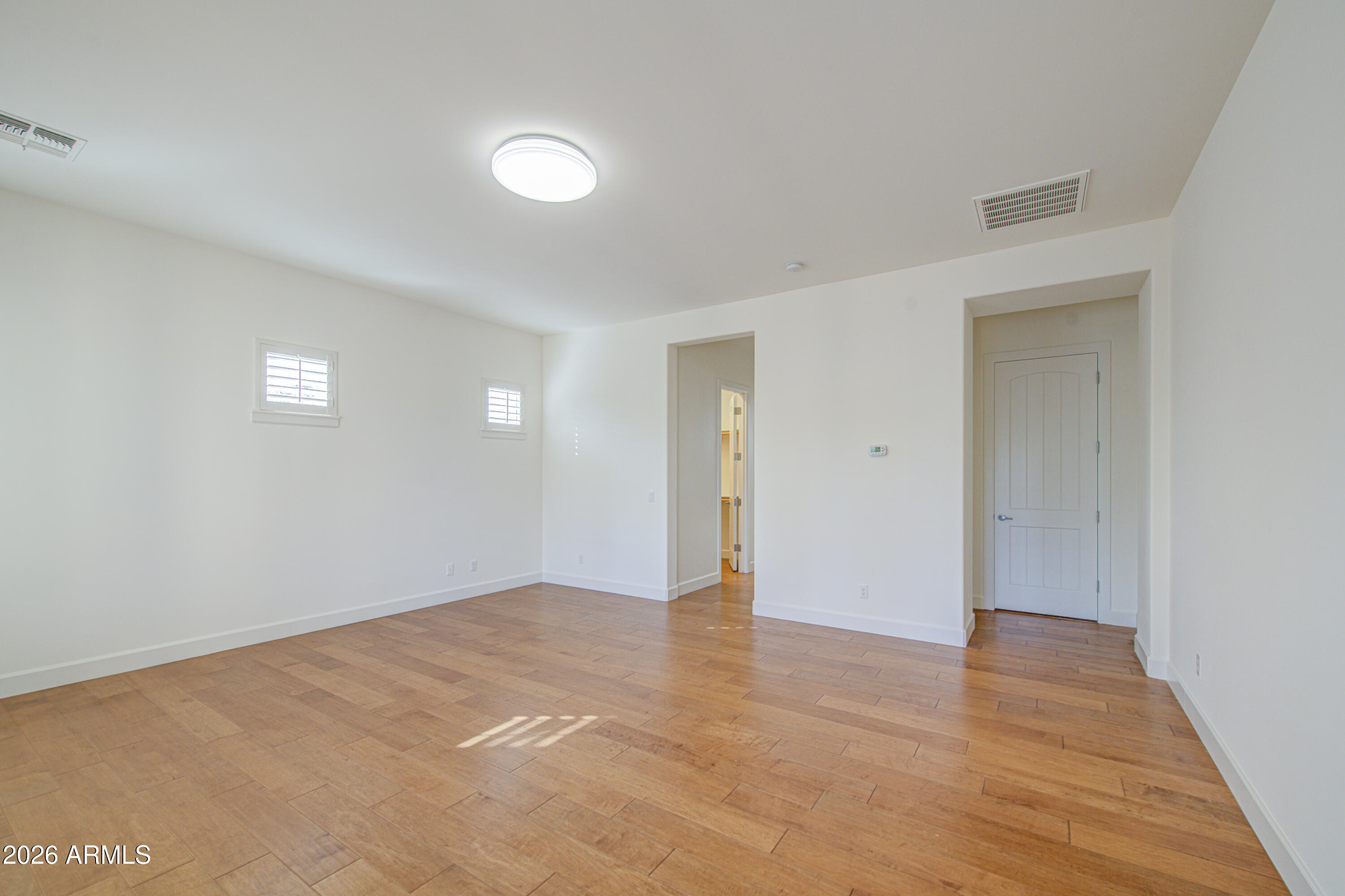 813 W CLAREMONT Street