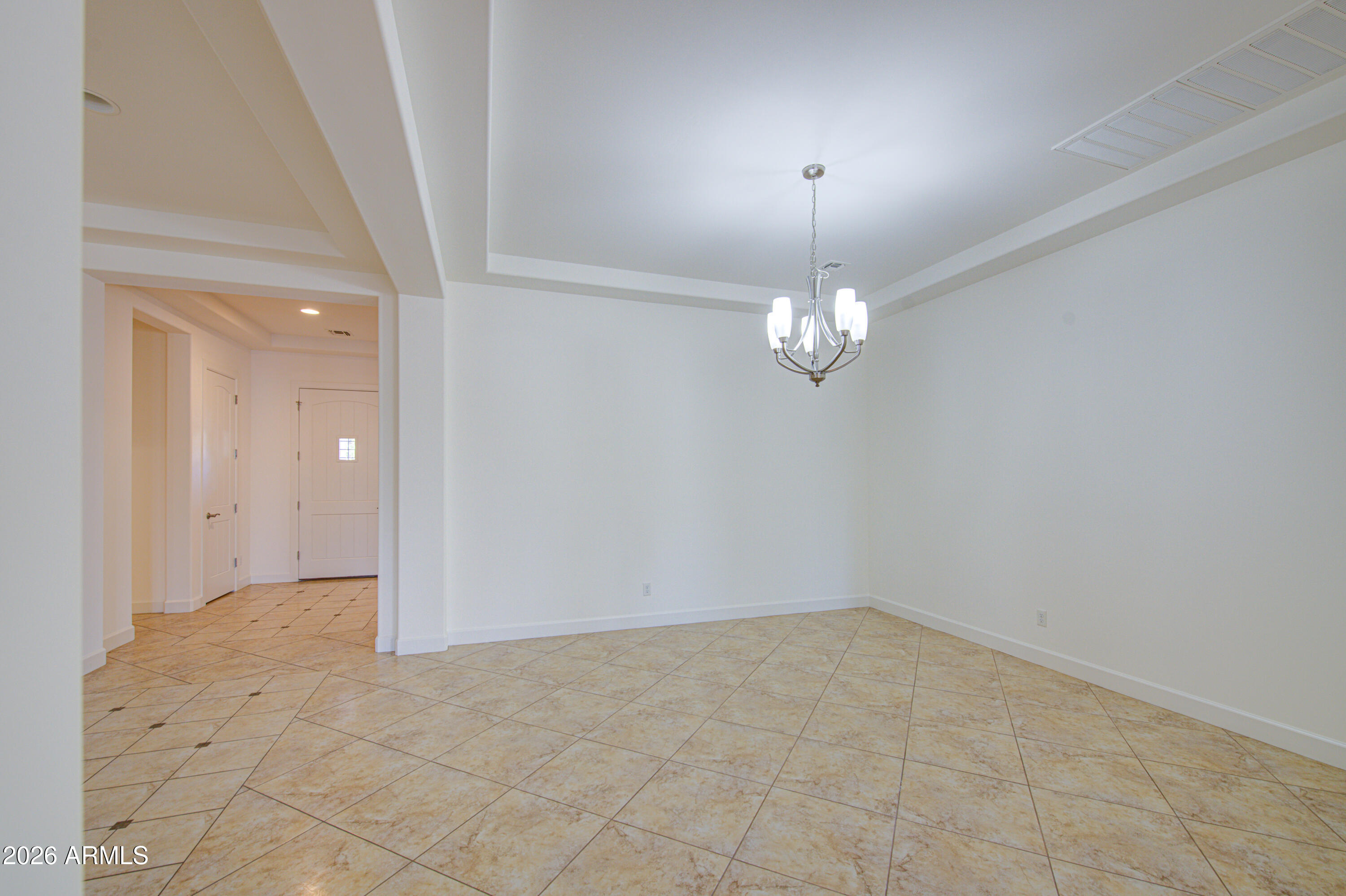 813 W CLAREMONT Street