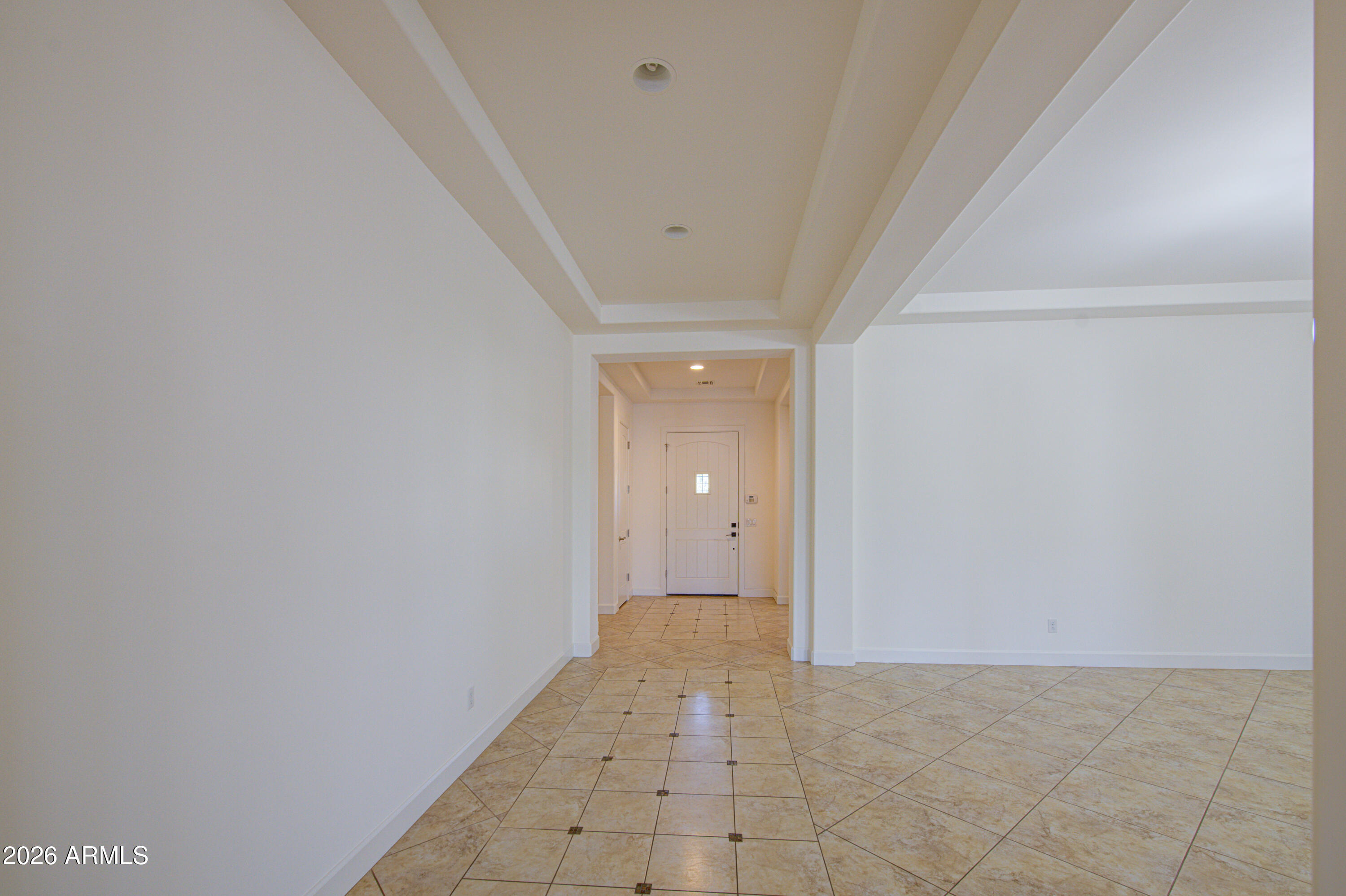 813 W CLAREMONT Street
