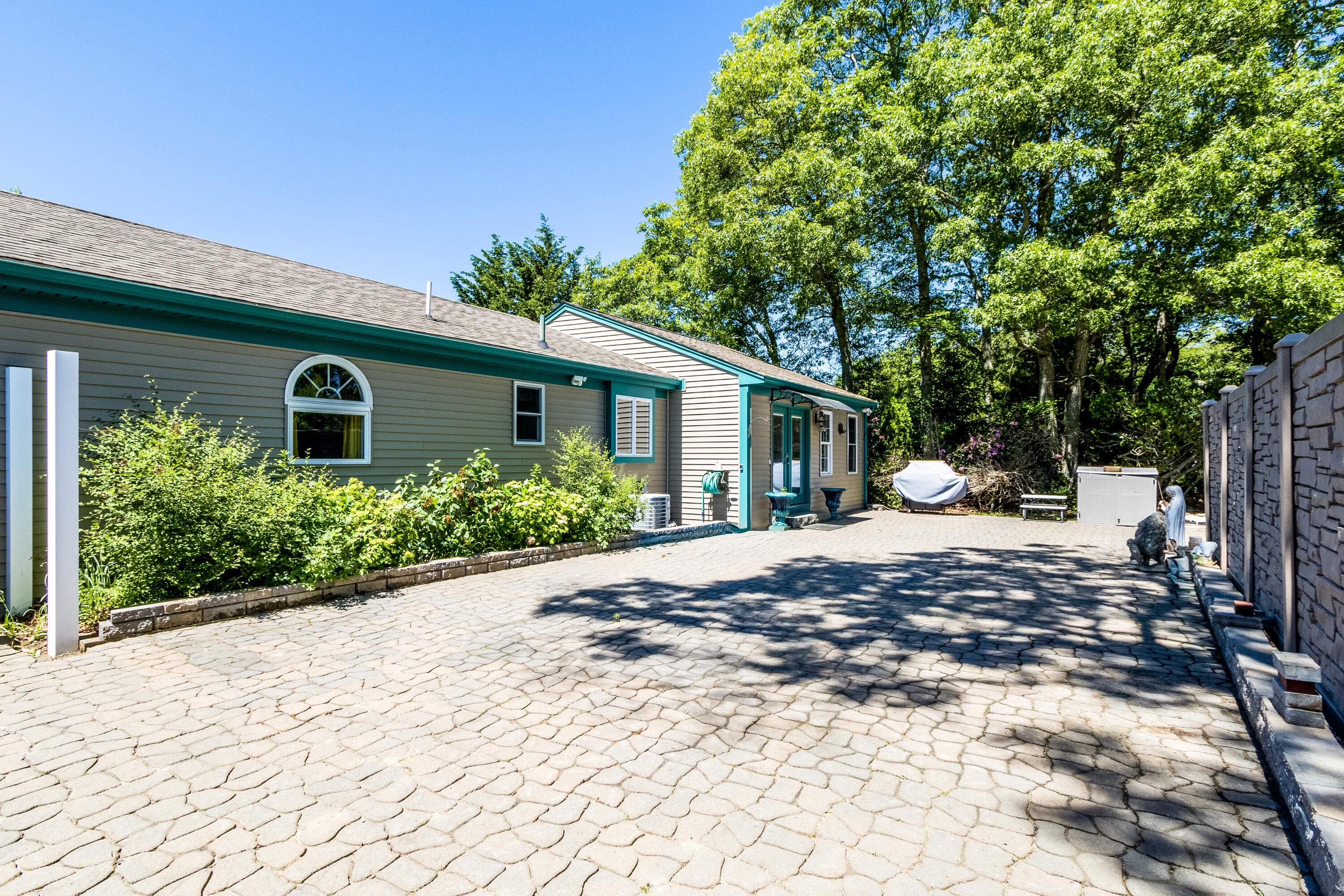 12 Ox Bow Road