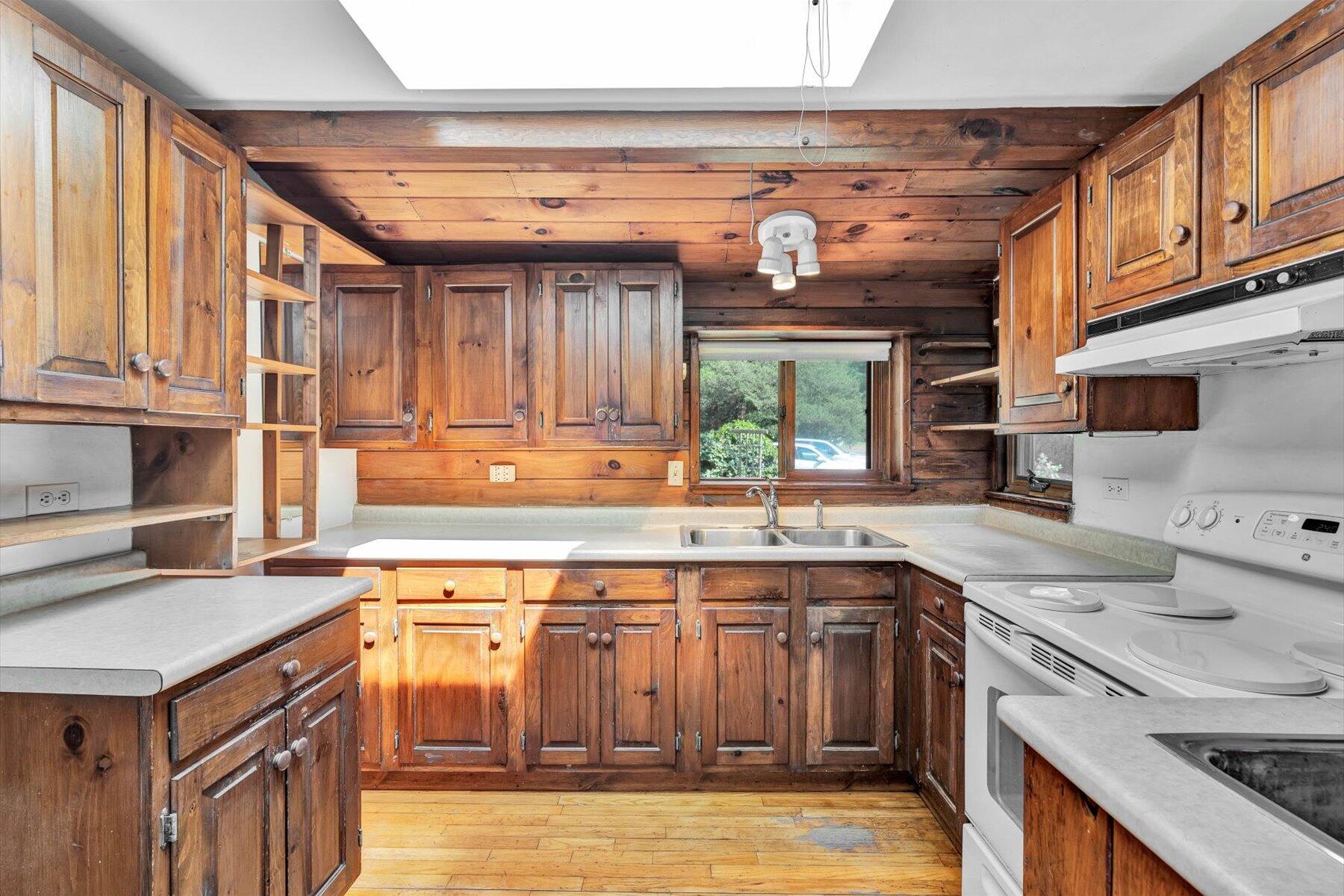 438 Hatchville Road
