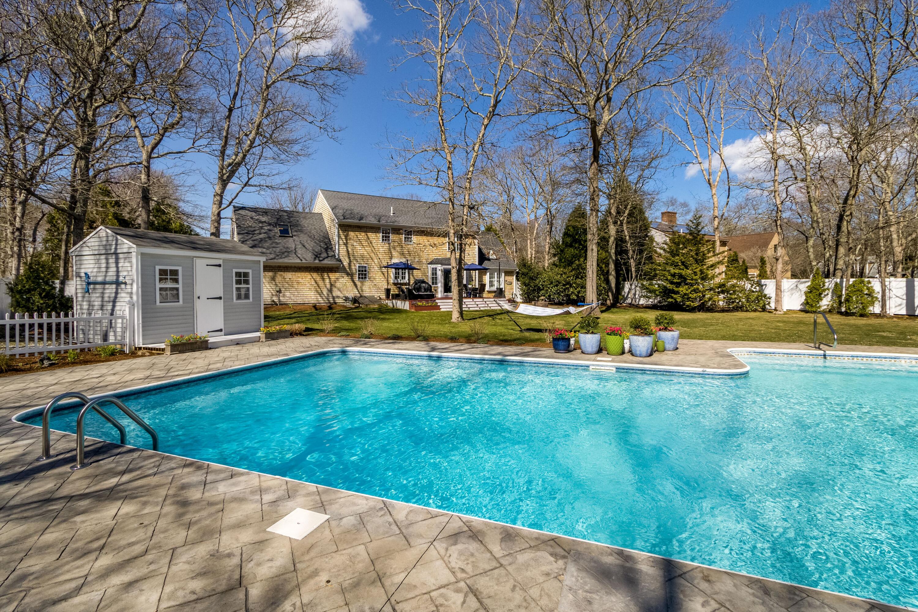 18 Grandwood Drive