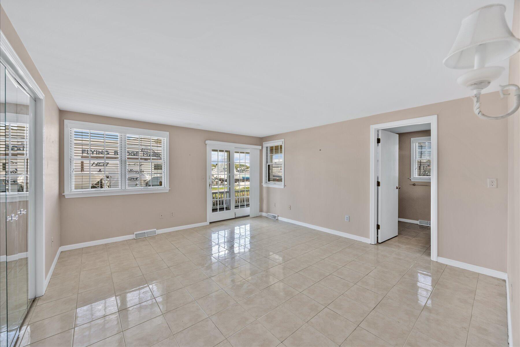 251 Scranton Avenue