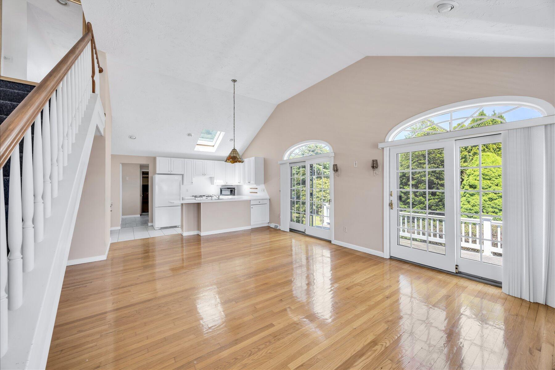 251 Scranton Avenue
