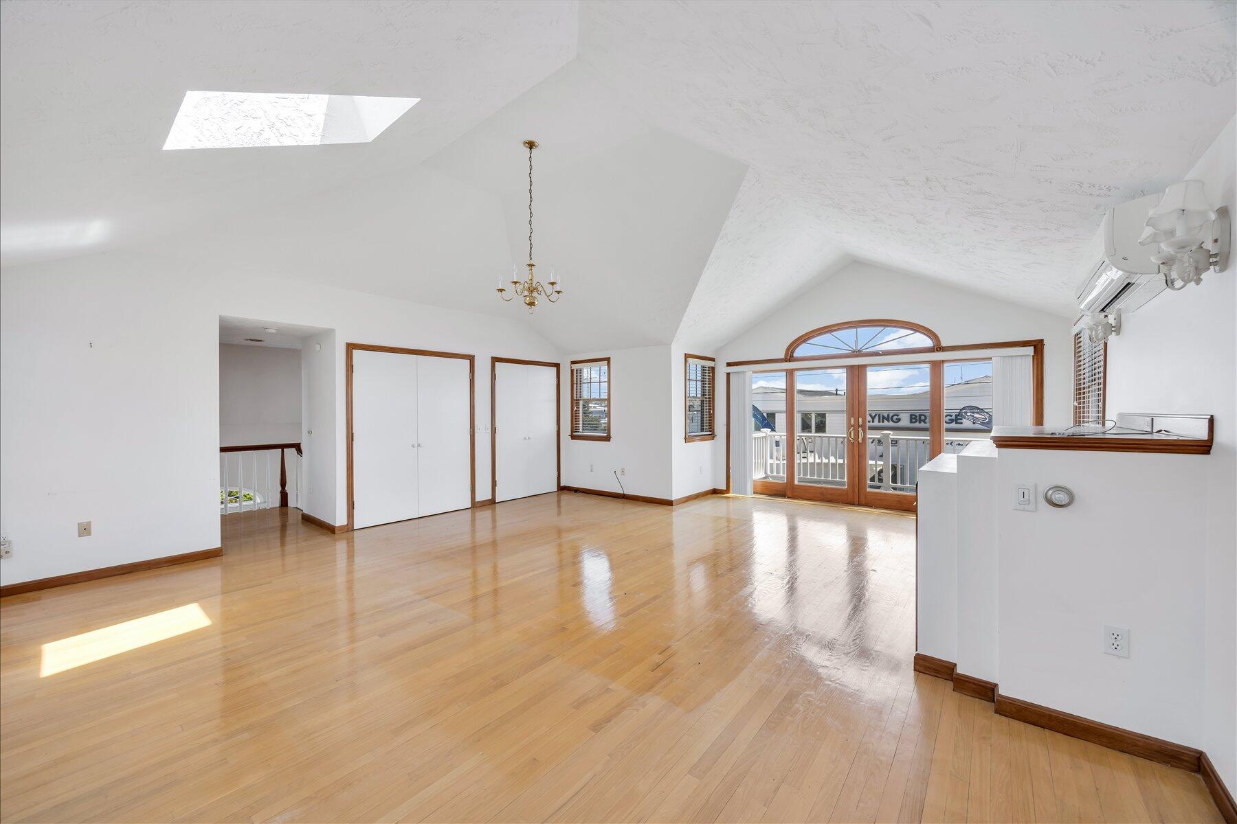 251 Scranton Avenue