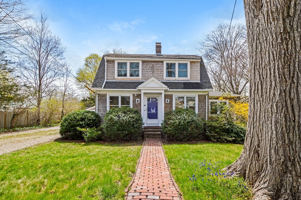 61 Oakwood Ave