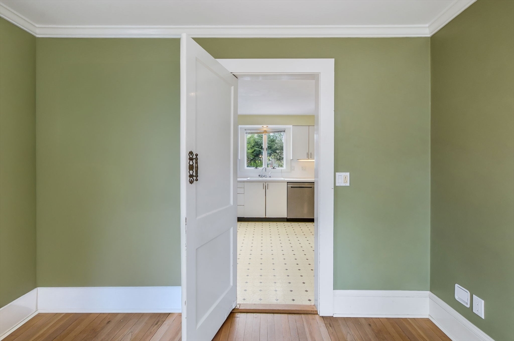 61 Oakwood Ave