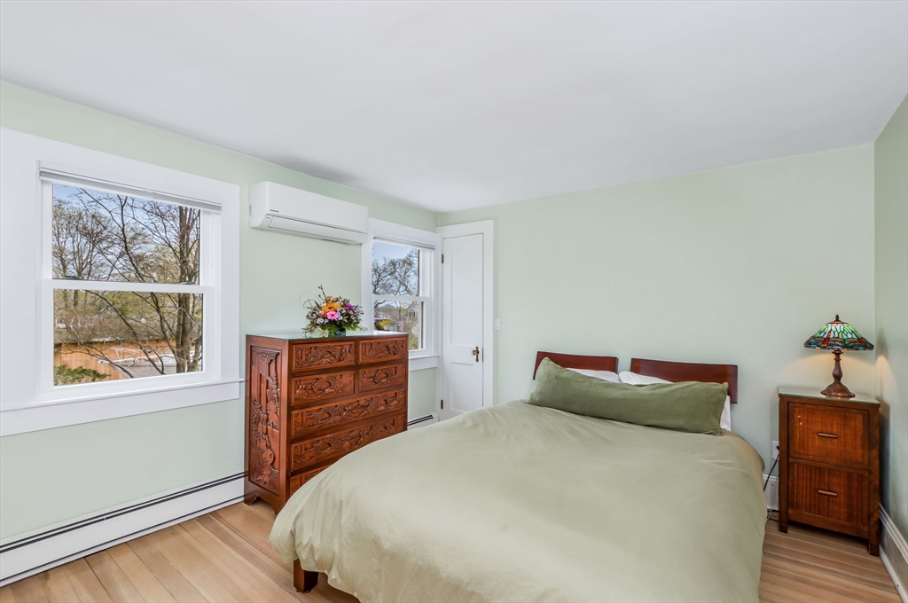 61 Oakwood Ave