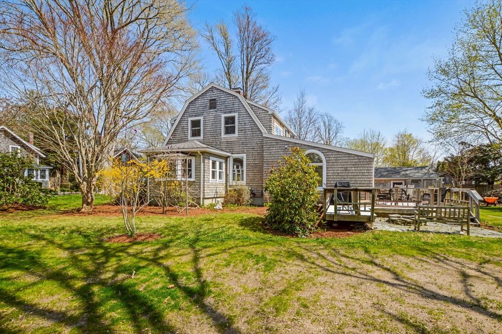 61 Oakwood Ave