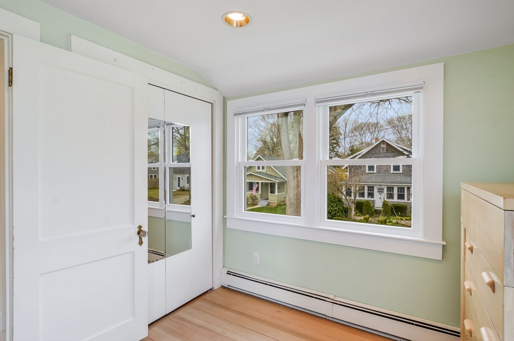 61 Oakwood Ave