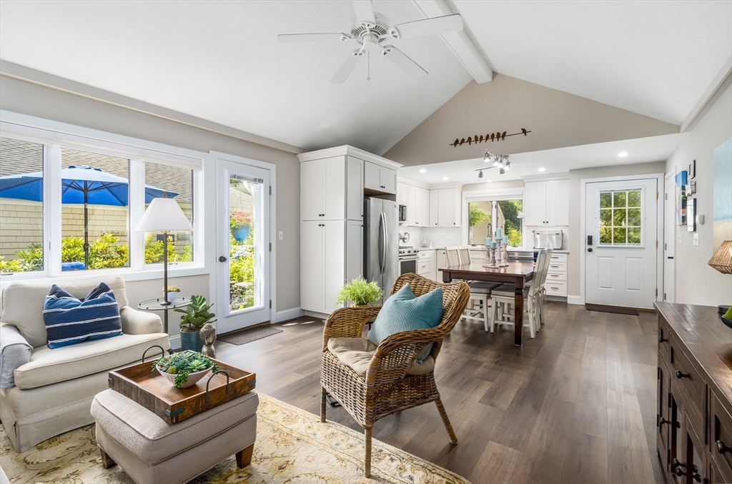 3 Niblick Ln