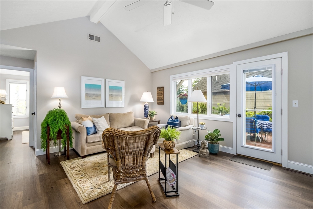 3 Niblick Ln