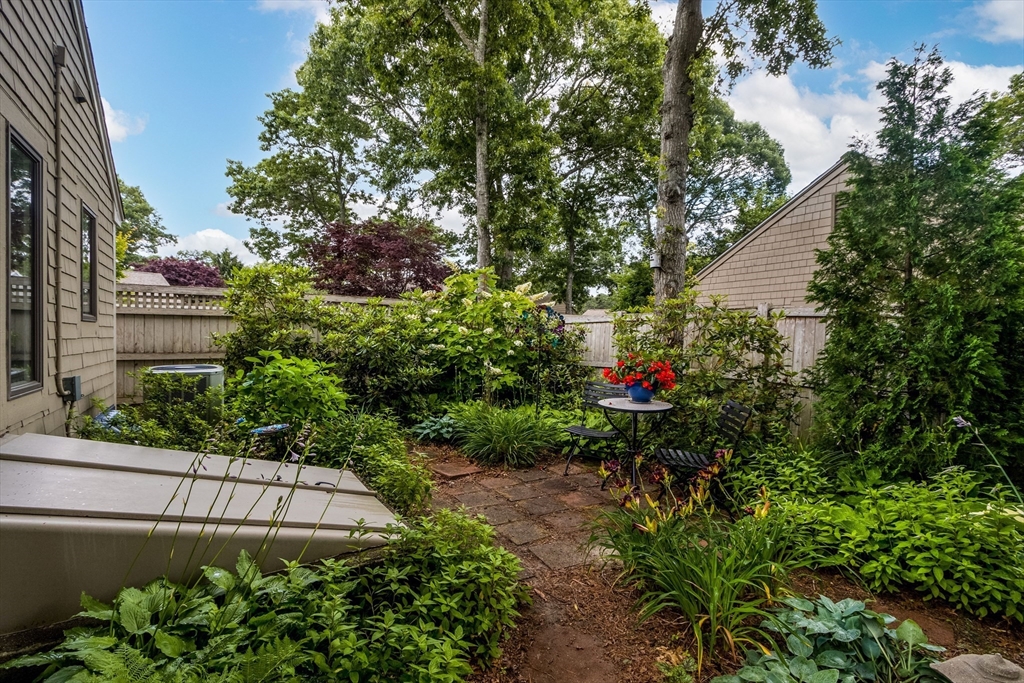 3 Niblick Ln