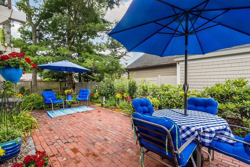 3 Niblick Ln