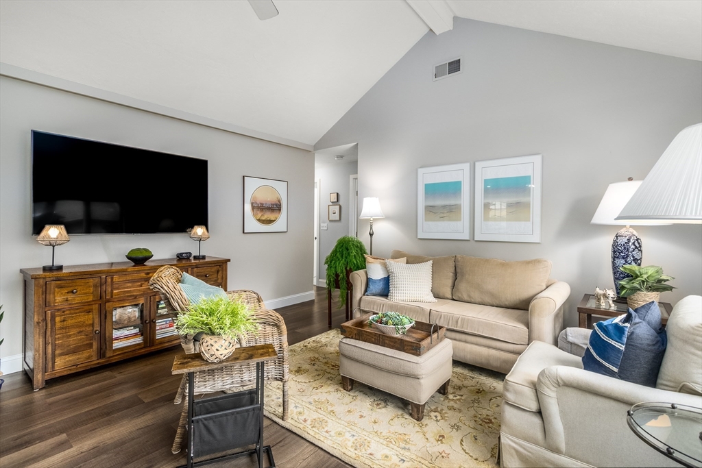 3 Niblick Ln