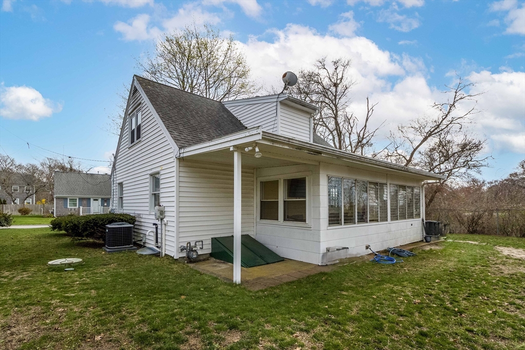 2 Montauk Street