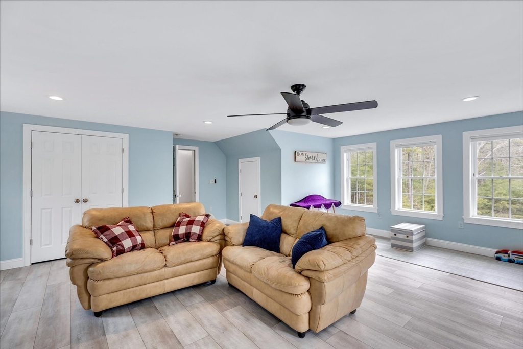 47 Crosswinds Way