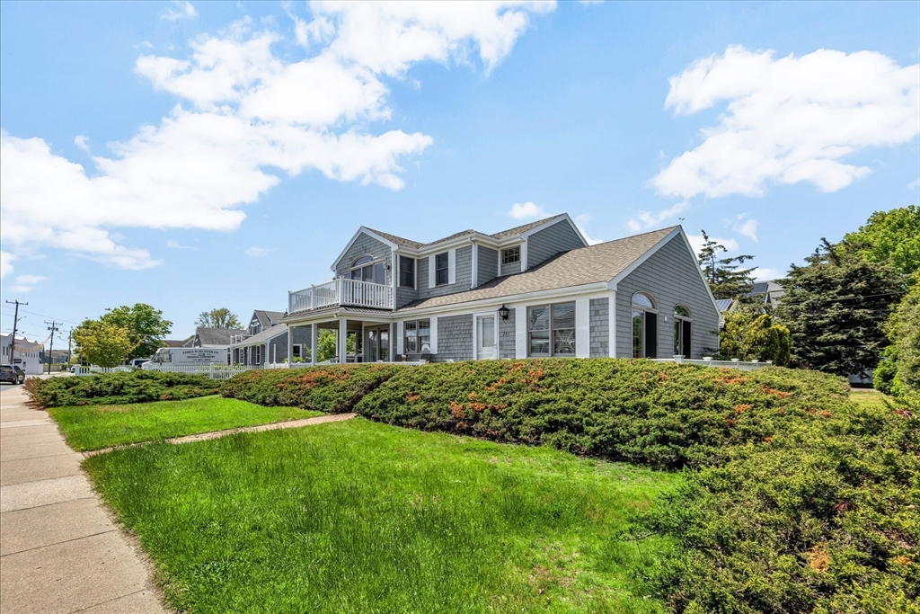251 Scranton Ave