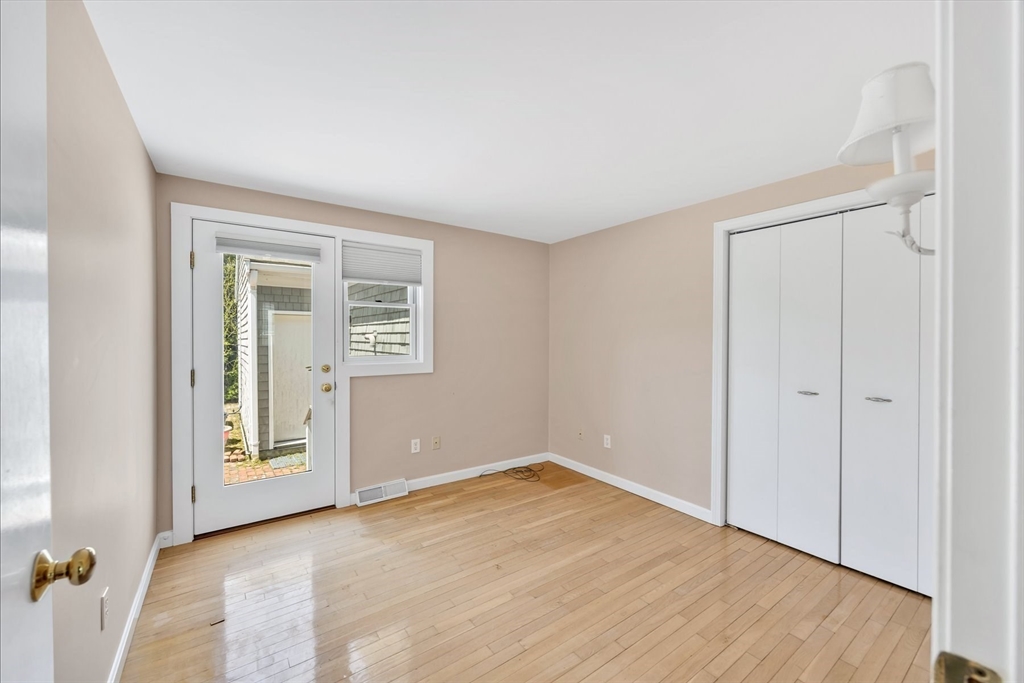 251 Scranton Ave