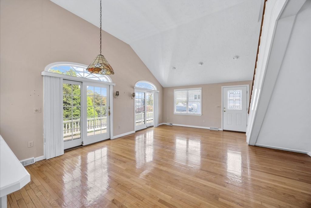 251 Scranton Ave