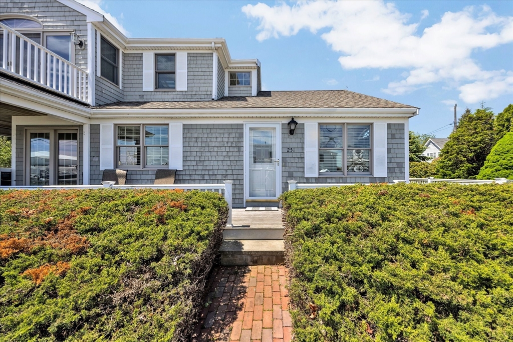 251 Scranton Ave