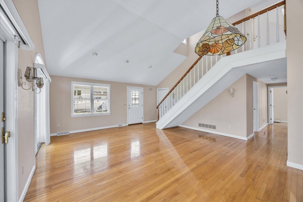 251 Scranton Ave