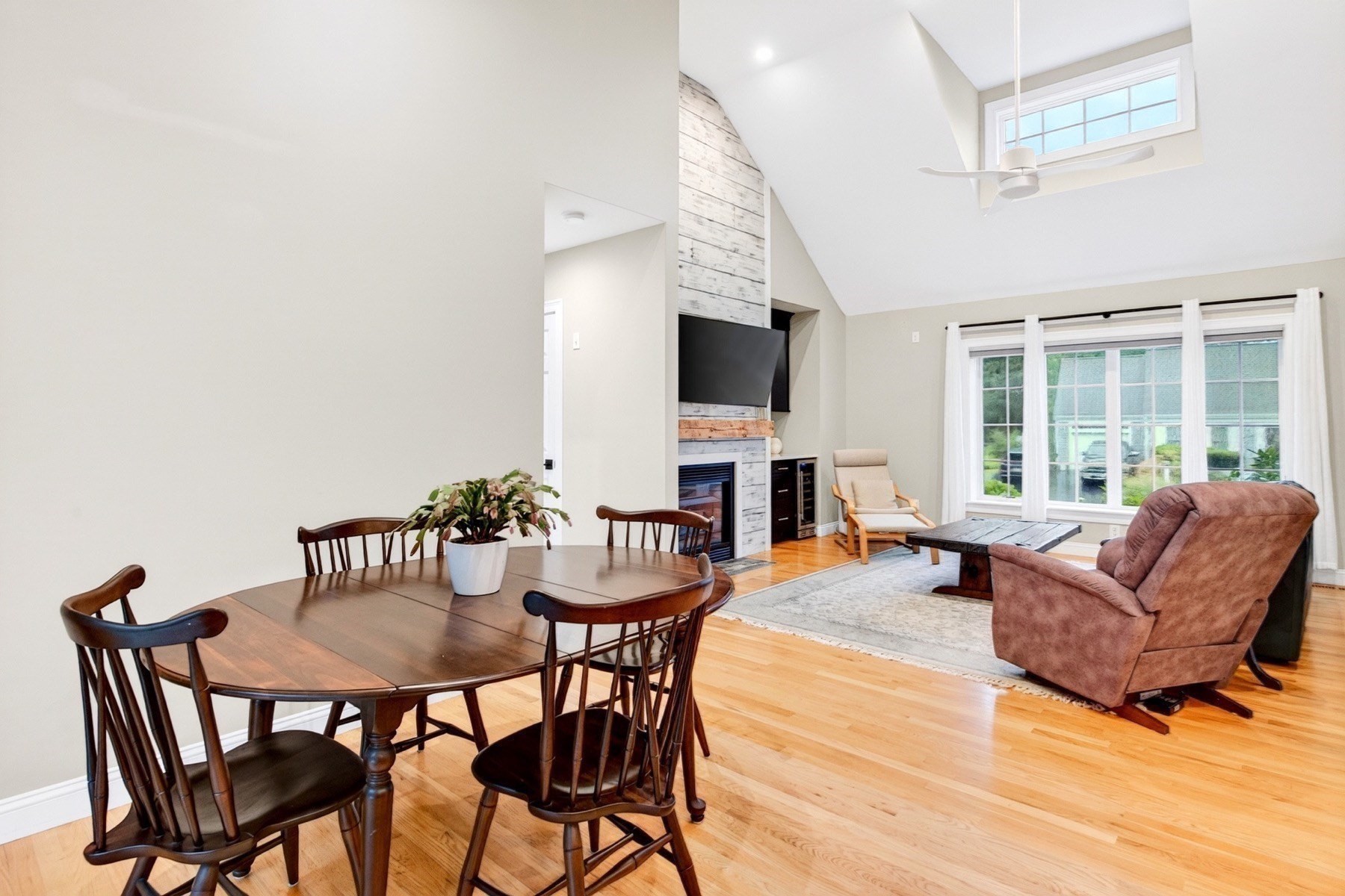 276 Pheasant Hill Cir