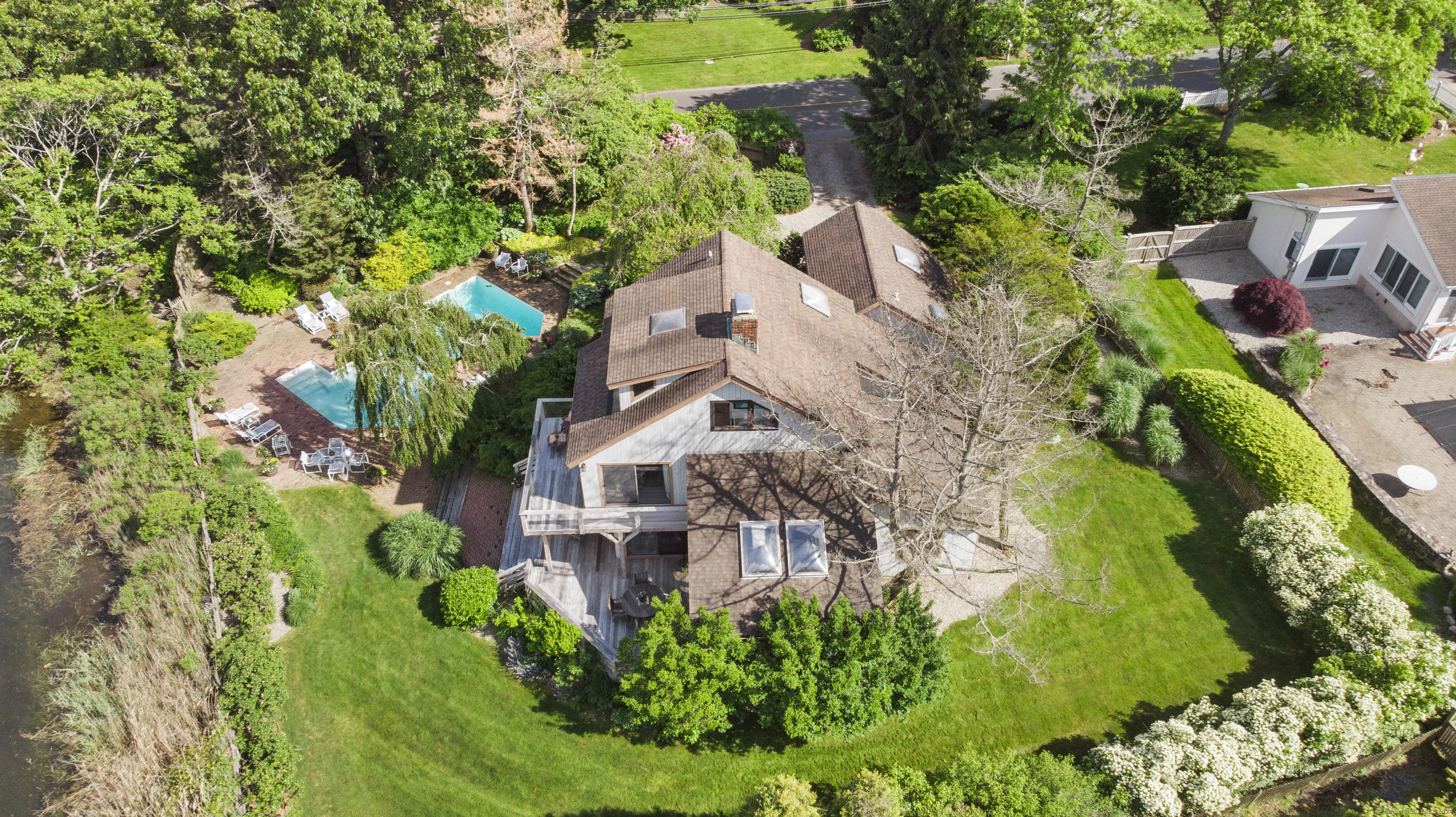 11 Harbor Road
