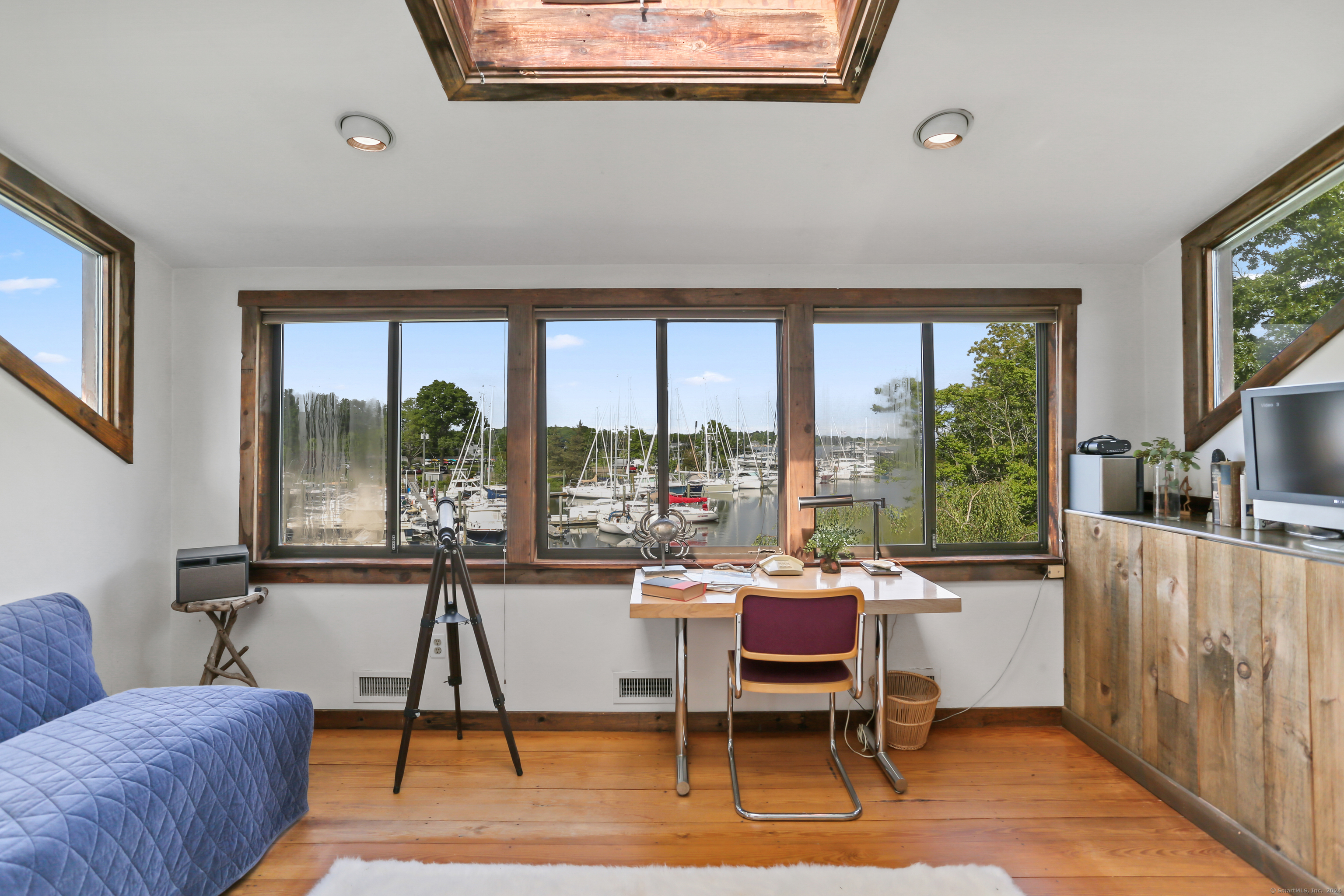 11 Harbor Road