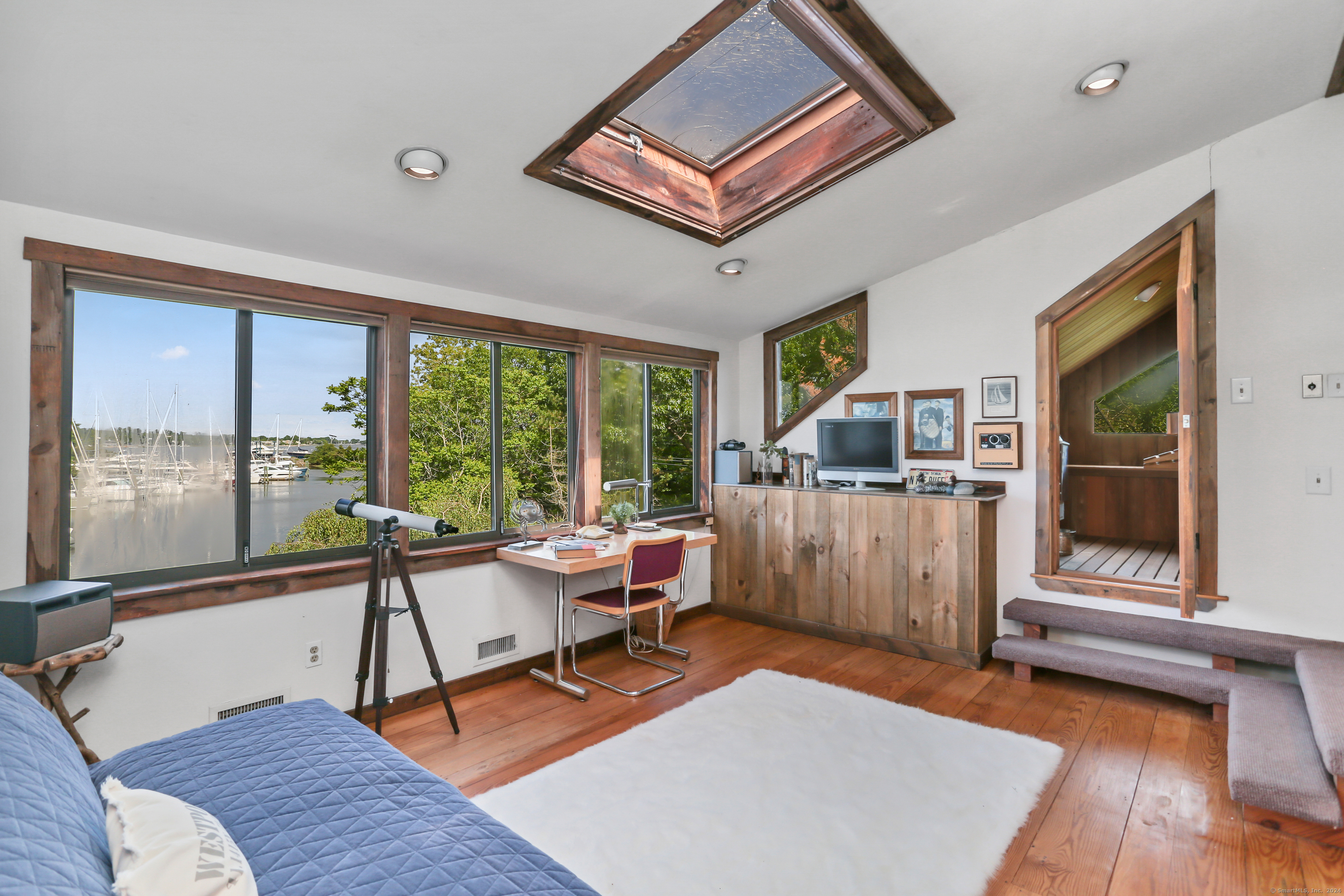 11 Harbor Road