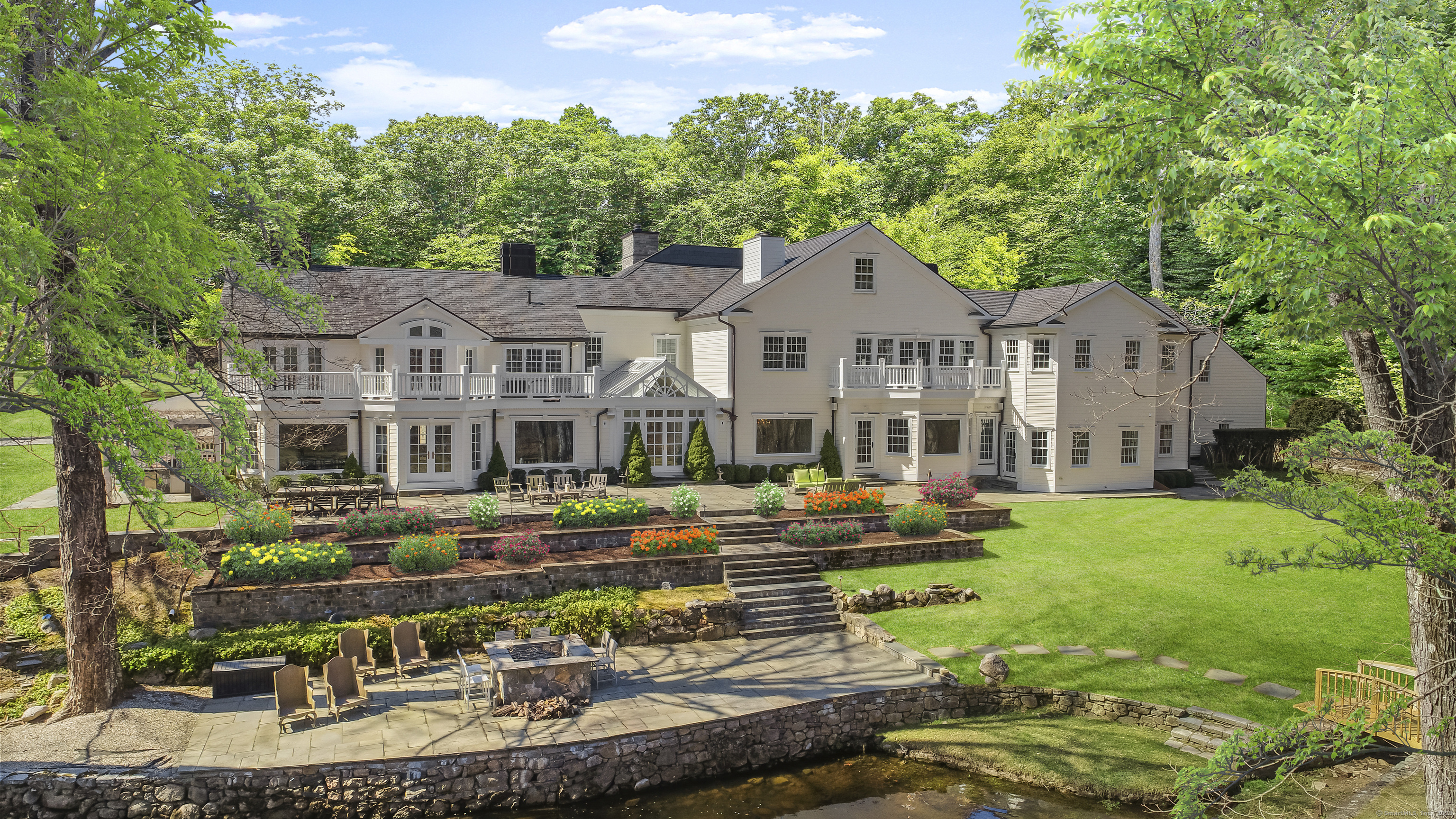 637 Valley Road