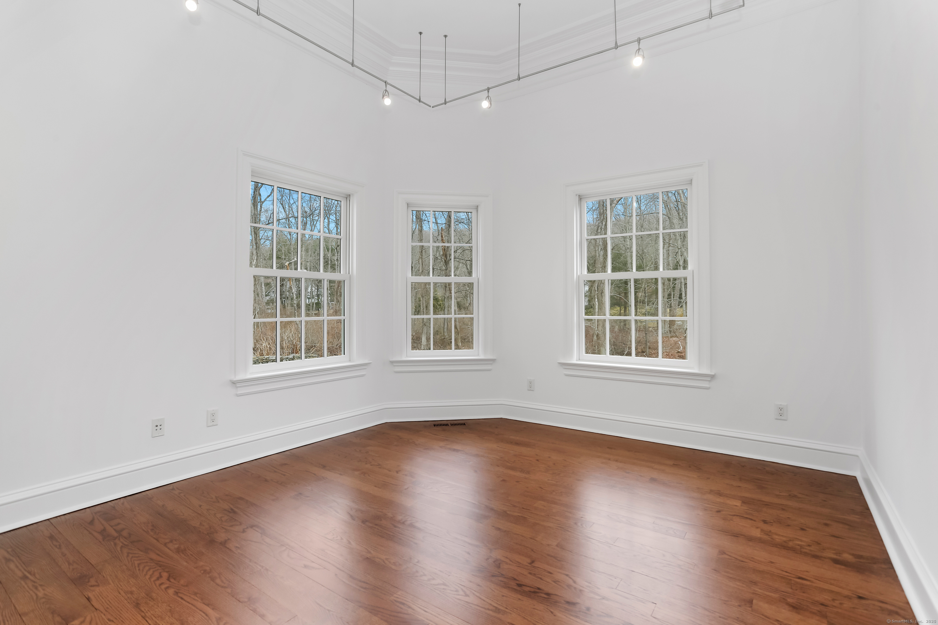 637 Valley Road