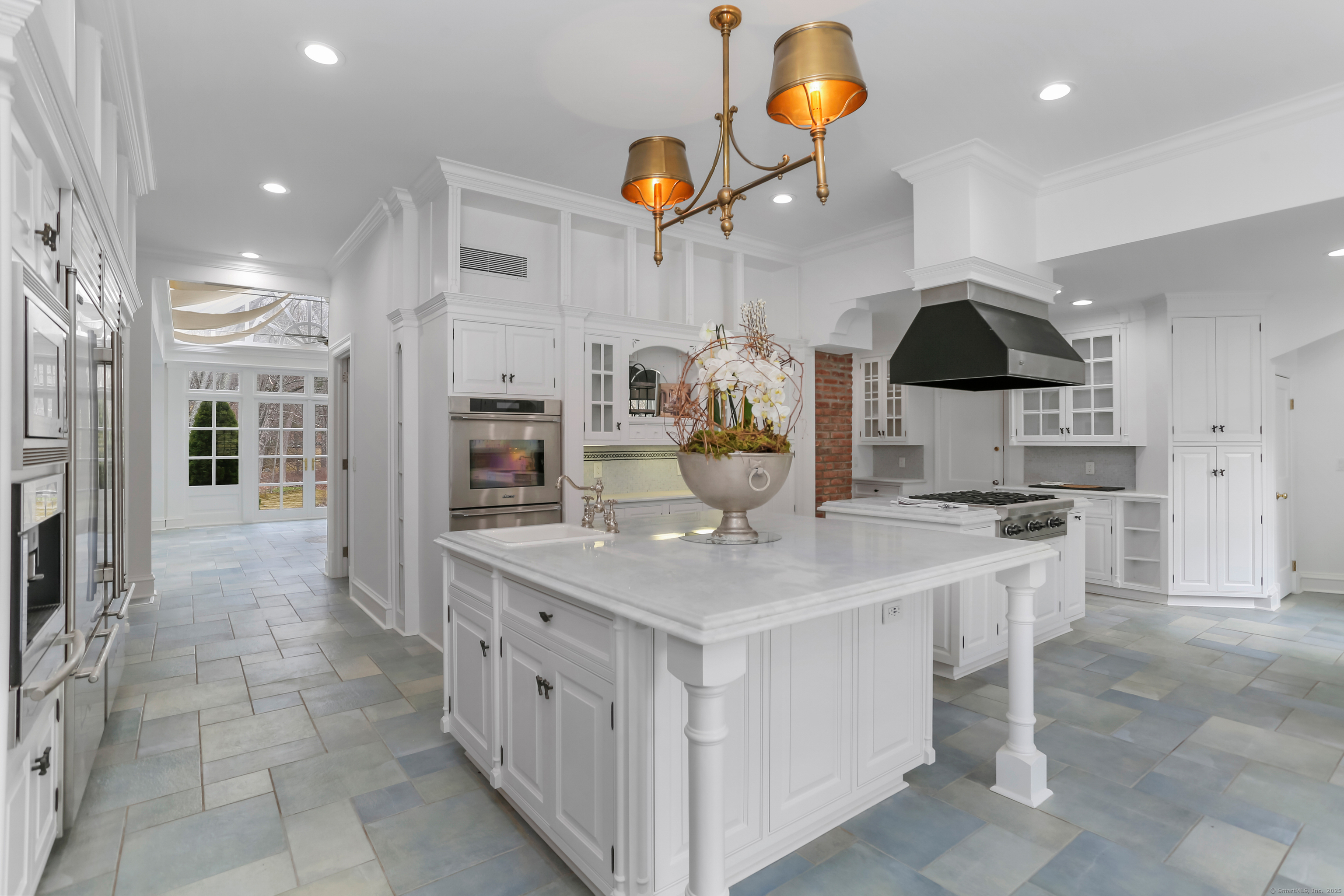 637 Valley Road