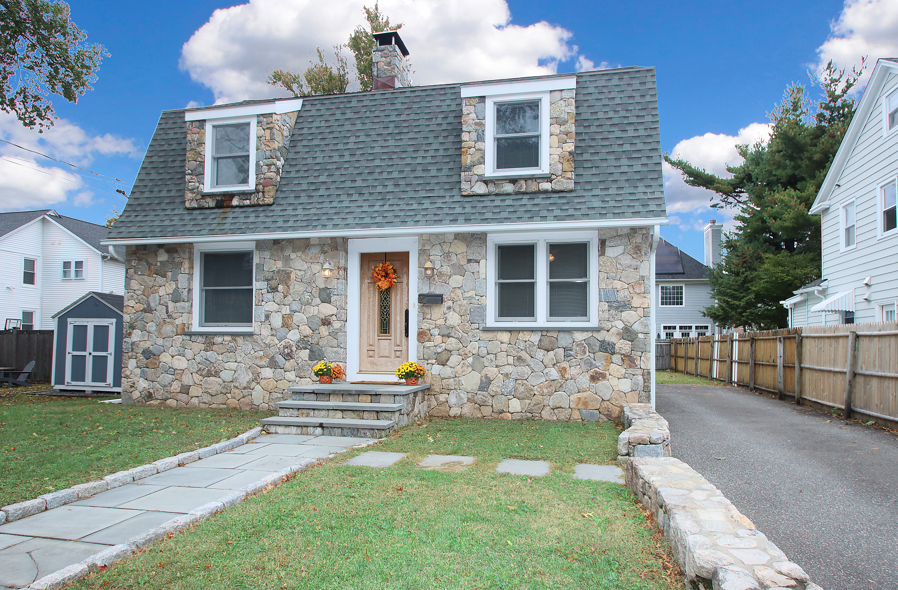 27 Bradley Street