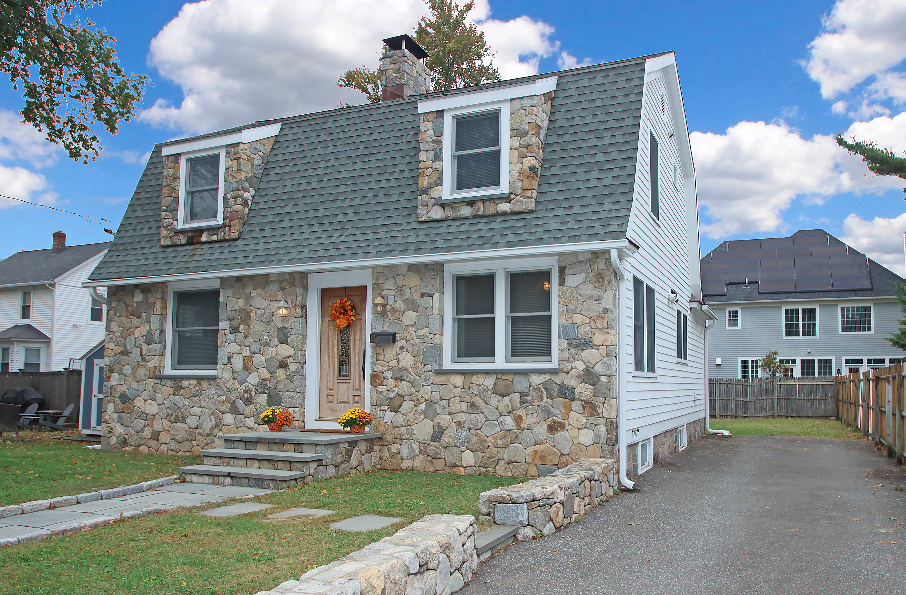 27 Bradley Street