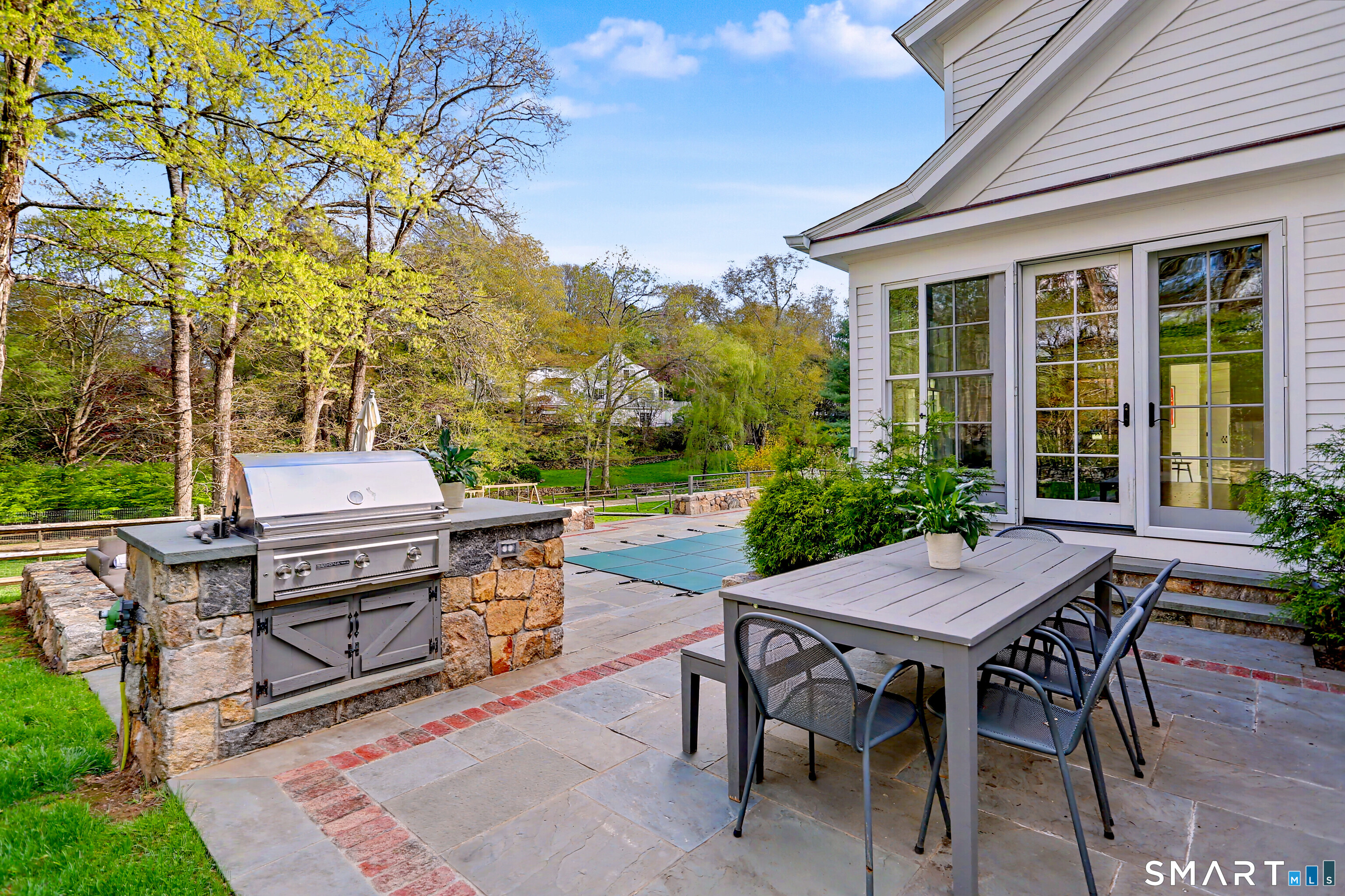 10 Cedar Lane