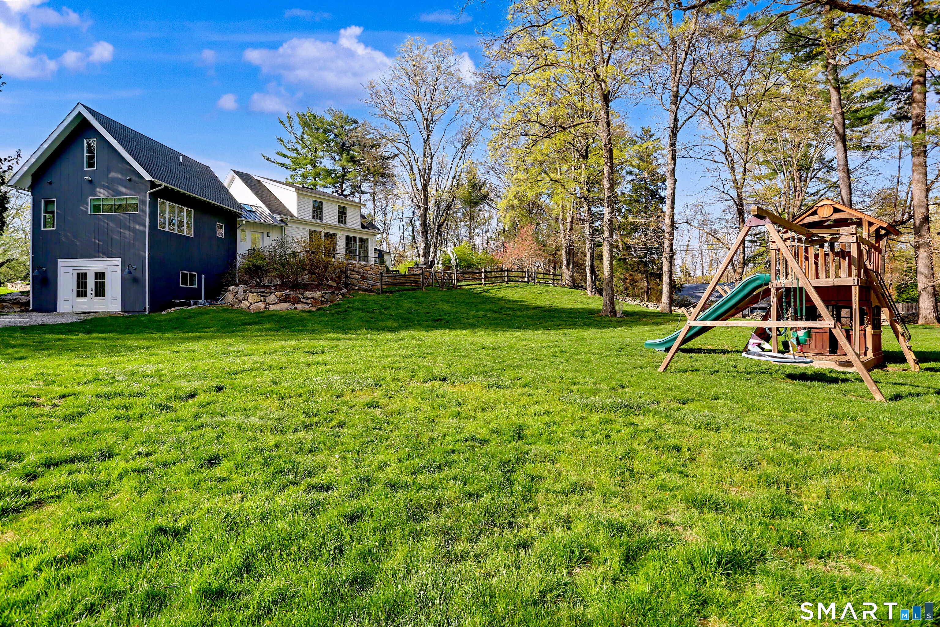 10 Cedar Lane